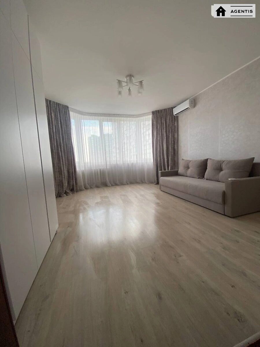 Сдам квартиру 2 комнаты, 73 m², 15 эт./23 этажа. 12, Миколи Бажана просп., Киев. 