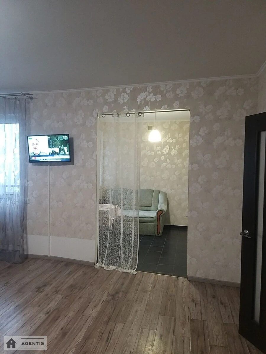 Apartment for rent 1 room, 43 m², 24th fl./25 floors. Darnytskyy rayon, Kyiv. 