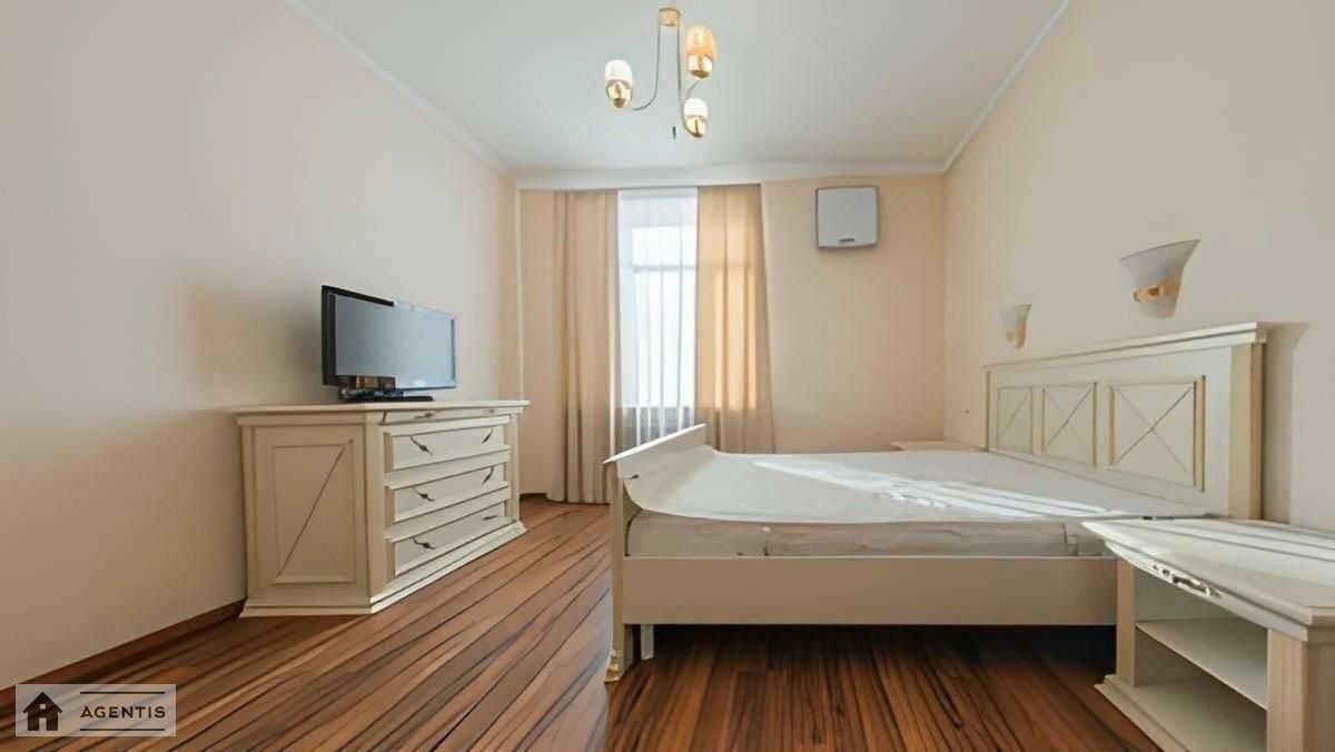 Apartment for rent 3 rooms, 120 m², 5th fl./6 floors. Hetmana Pavla Skoropadskoho vul. Lva Tolstoho, Kyiv. 