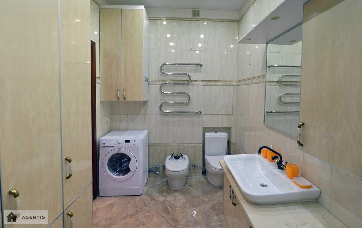 Сдам квартиру 2 комнаты, 105 m², 5 эт./26 этажей. 7, Леси Украинки 7, Киев. 