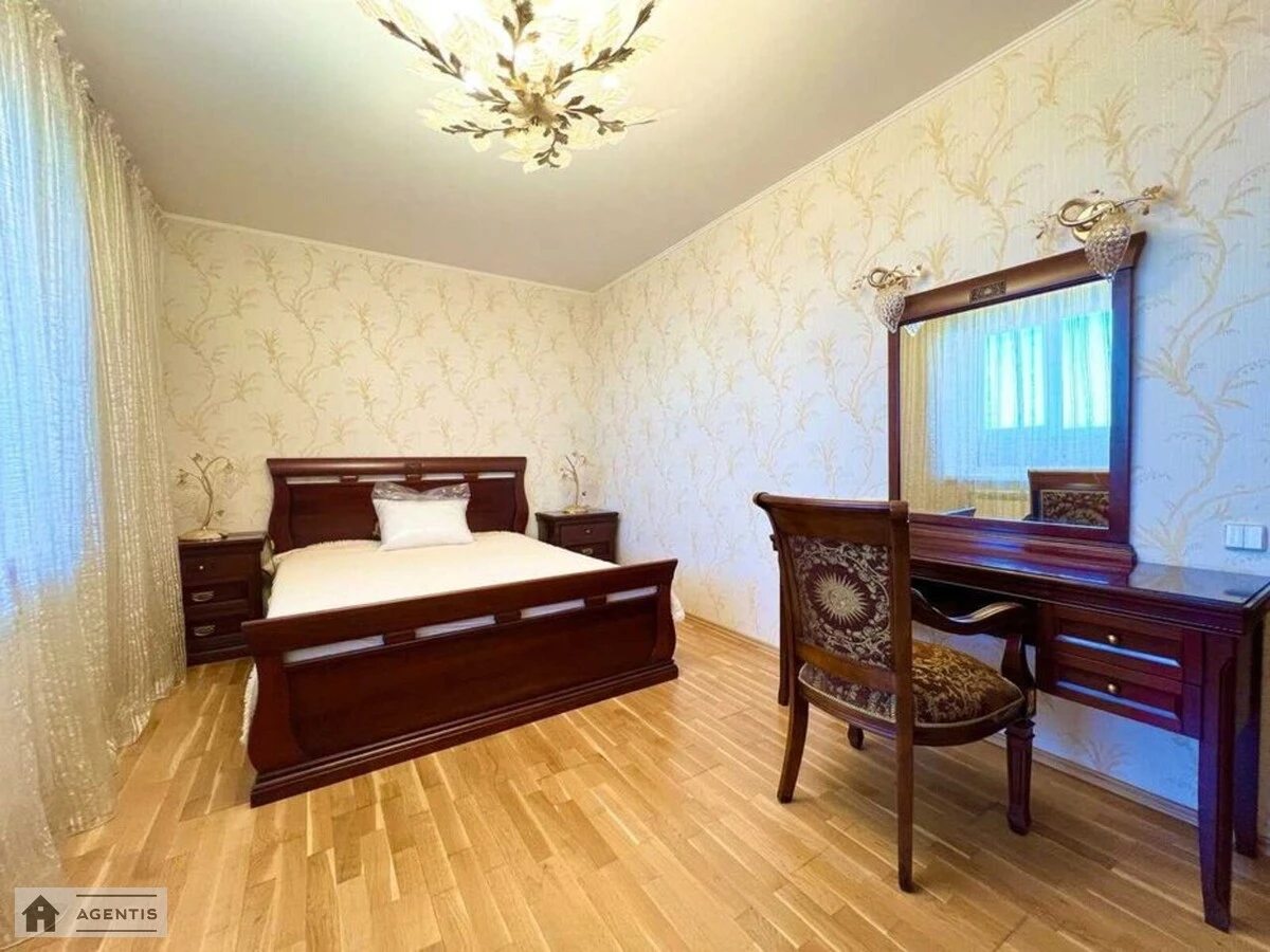 Apartment for rent 3 rooms, 114 m², 15th fl./16 floors. Shevchenkivskyy rayon, Kyiv. 