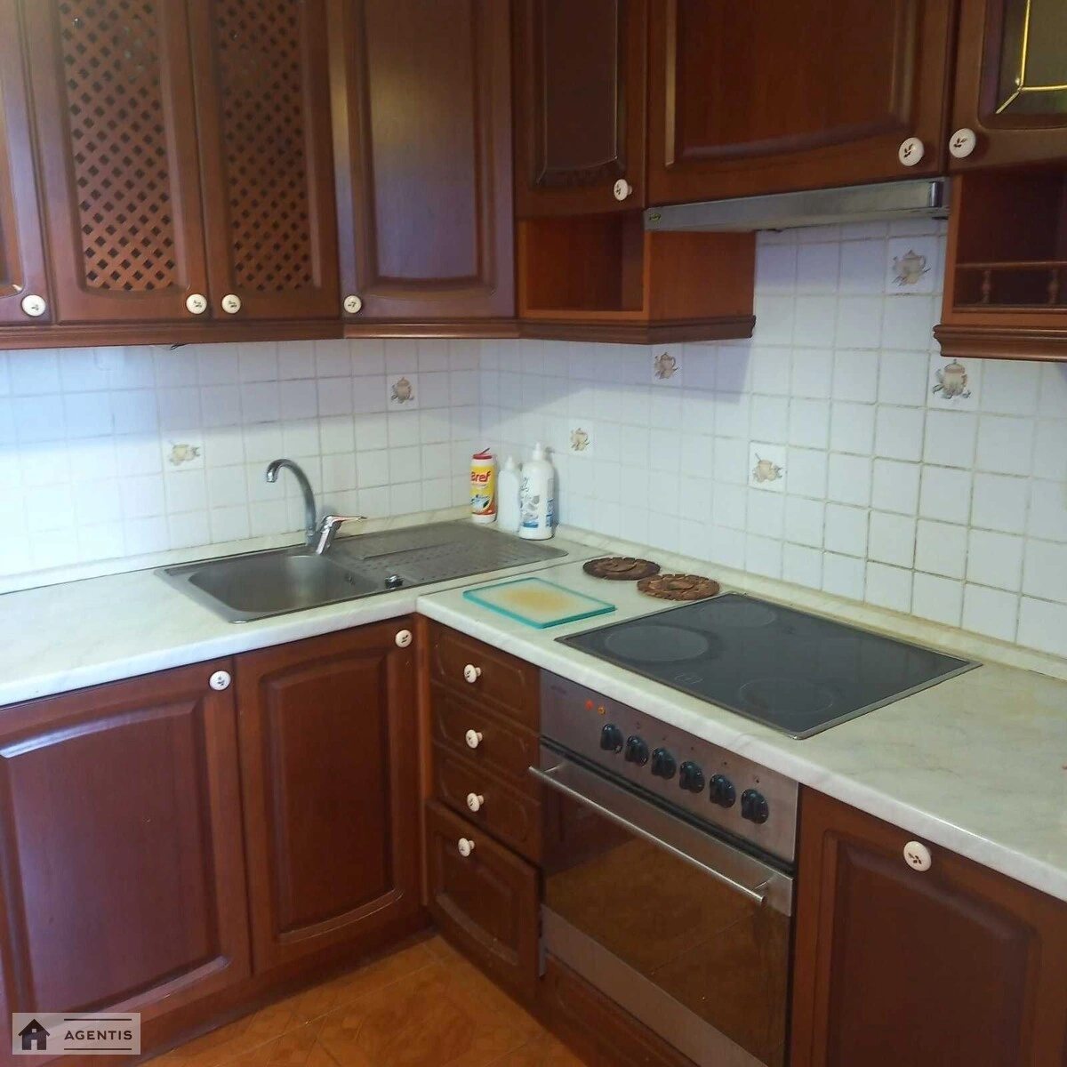 Apartment for rent 4 rooms, 95 m², 10th fl./16 floors. Danyla Shcherbakivskoho vul. Shcherbakova, Kyiv. 