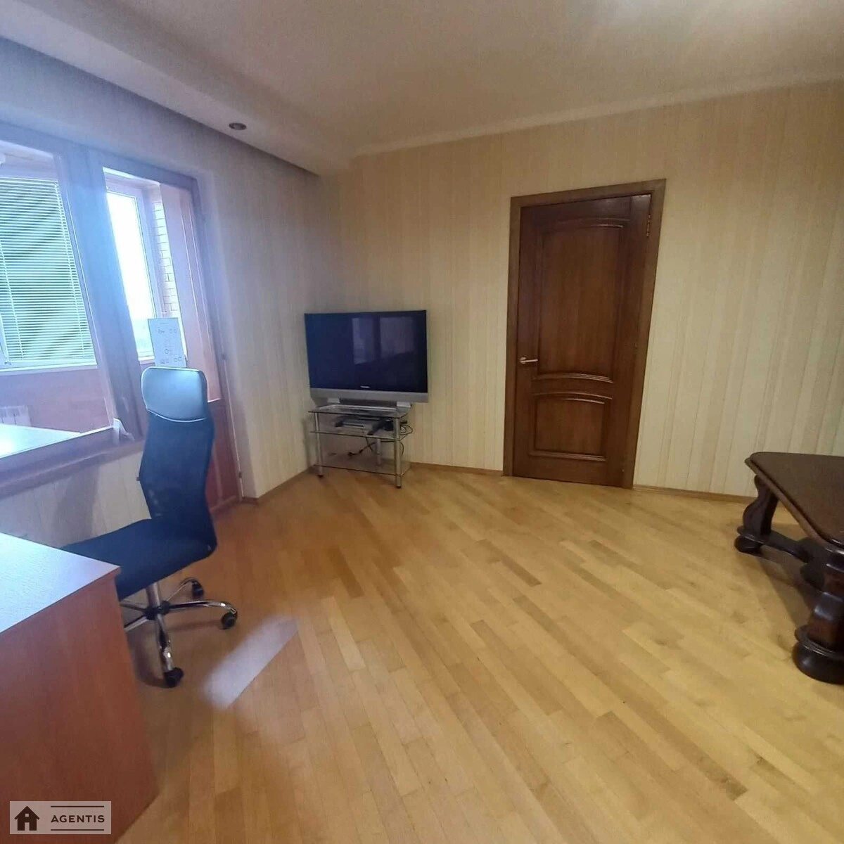 Apartment for rent 4 rooms, 95 m², 10th fl./16 floors. Danyla Shcherbakivskoho vul. Shcherbakova, Kyiv. 