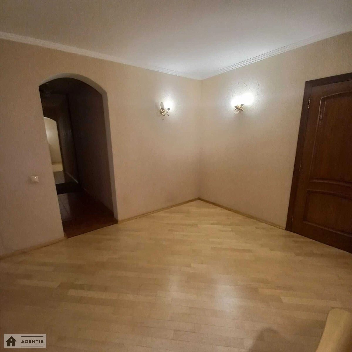 Сдам квартиру 4 комнаты, 95 m², 10 эт./16 этажей. Данила Щербаківського вул. (Щербакова), Киев. 