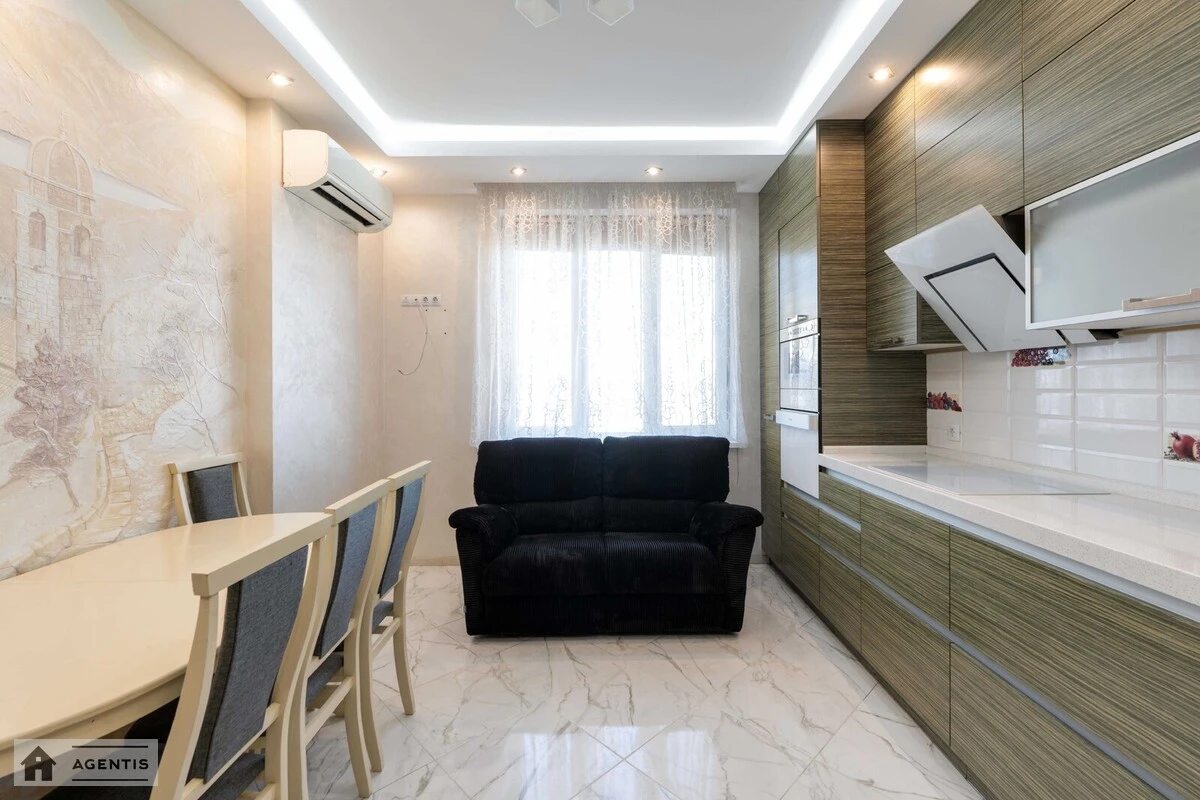 Apartment for rent 3 rooms, 110 m², 15th fl./24 floors. 14, Dniprovs'ka embankment 14, Kyiv. 