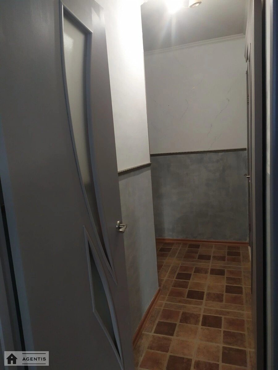 Здам квартиру 2 кімнати, 45 m², 1 пов./9 поверхів. Святошинський район, Київ. 