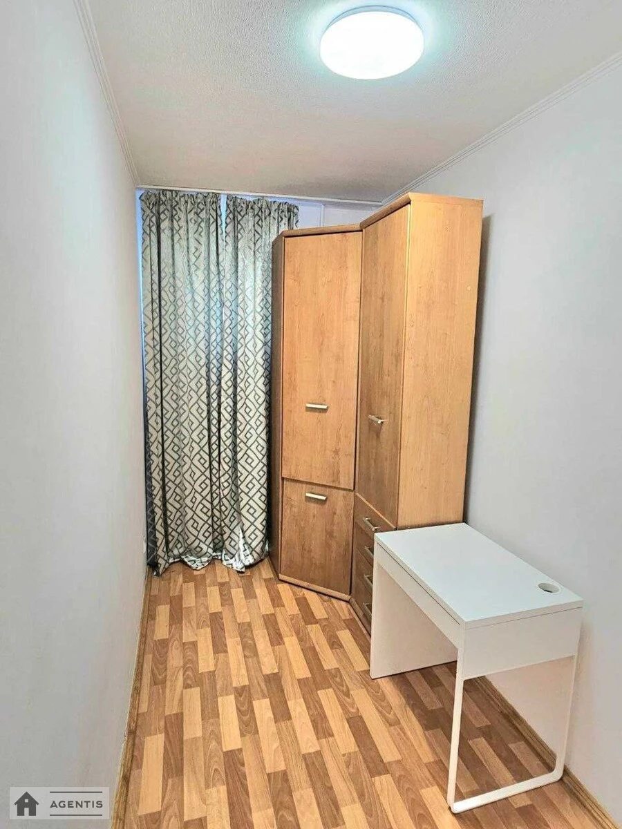 Apartment for rent 3 rooms, 75 m², 8th fl./10 floors. 5, Motorniy 5, Kyiv. 