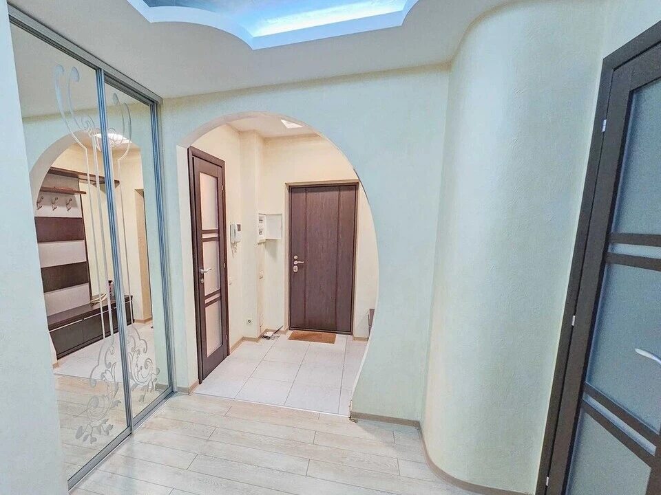 Сдам квартиру 2 комнаты, 80 m², 5 эт./25 этажей. Феодосийский, Киев. 