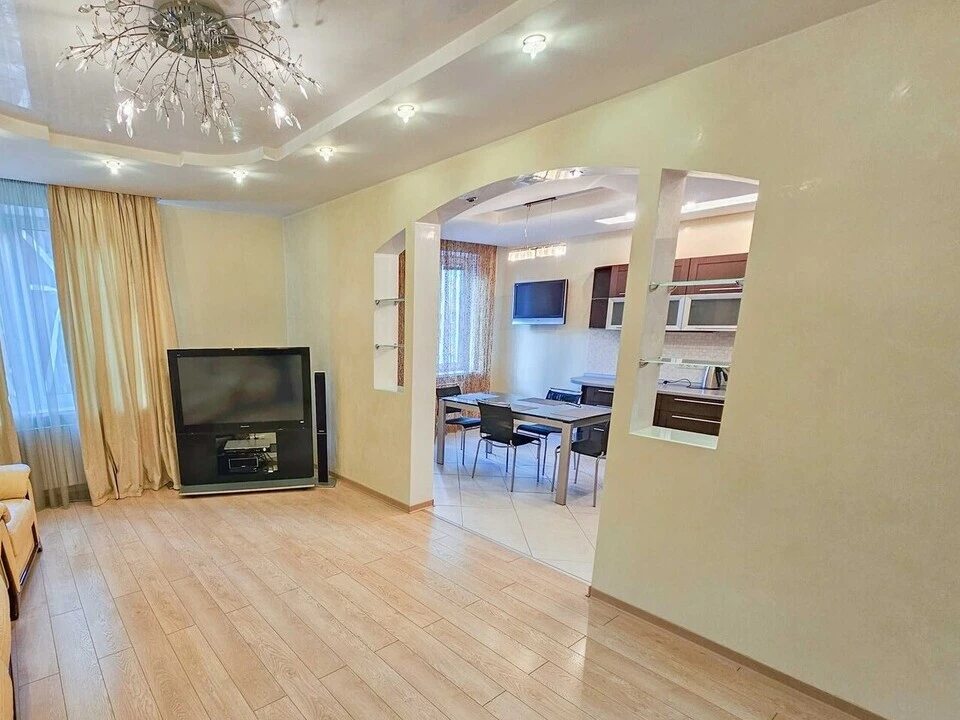 Сдам квартиру 2 комнаты, 80 m², 5 эт./25 этажей. Феодосийский, Киев. 