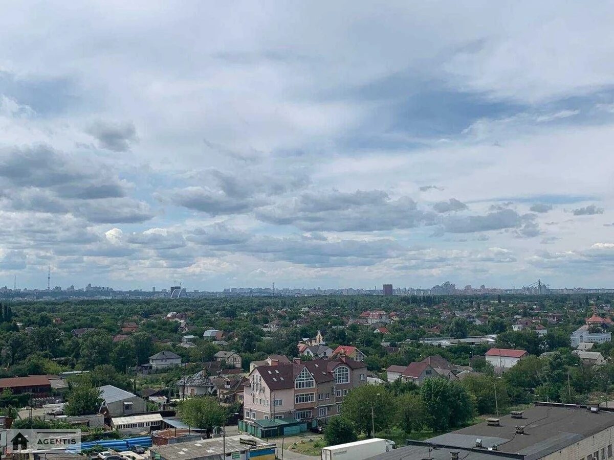 Здам квартиру 3 кімнати, 85 m², 10 пов./25 поверхів. 62, Каховська 62, Київ. 