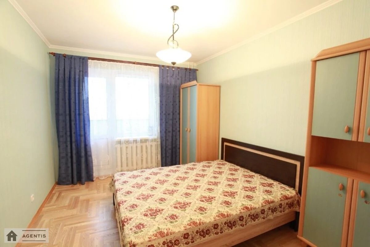 Apartment for rent 2 rooms, 71 m², 11th fl./16 floors. 12, Dragomanova 12, Kyiv. 