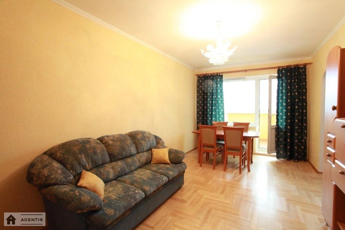 Apartment for rent 2 rooms, 71 m², 11th fl./16 floors. 12, Dragomanova 12, Kyiv. 