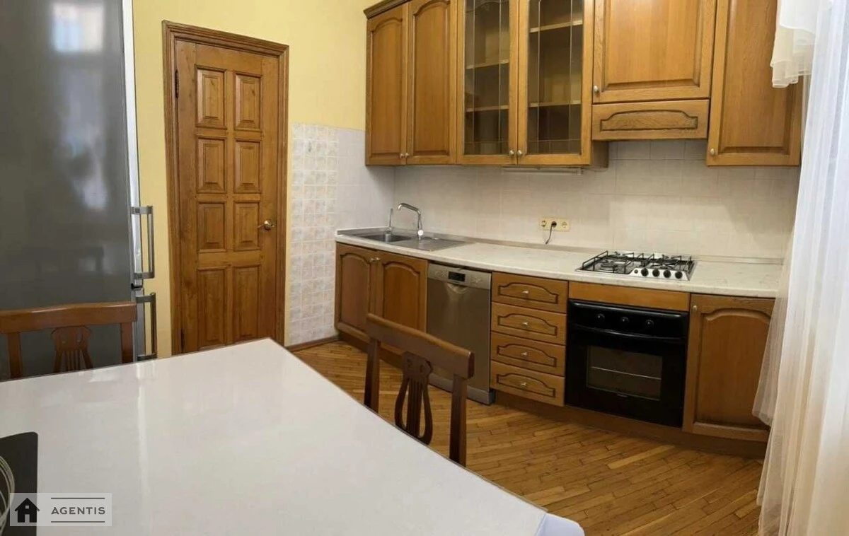 Apartment for rent 2 rooms, 62 m², 4th fl./4 floors. 34, Zhylyanska 34, Kyiv. 