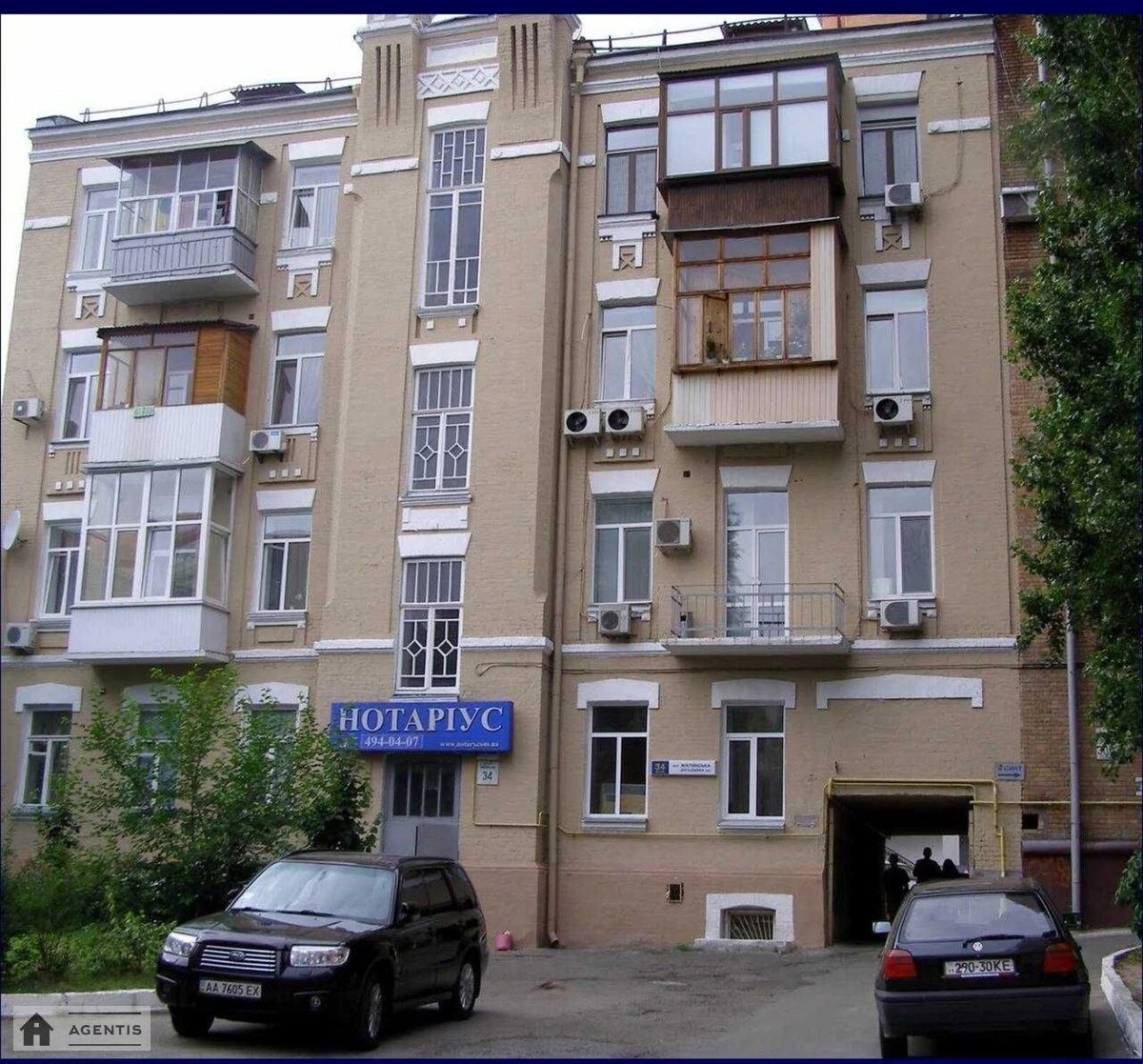 Apartment for rent 2 rooms, 62 m², 4th fl./4 floors. 34, Zhylyanska 34, Kyiv. 