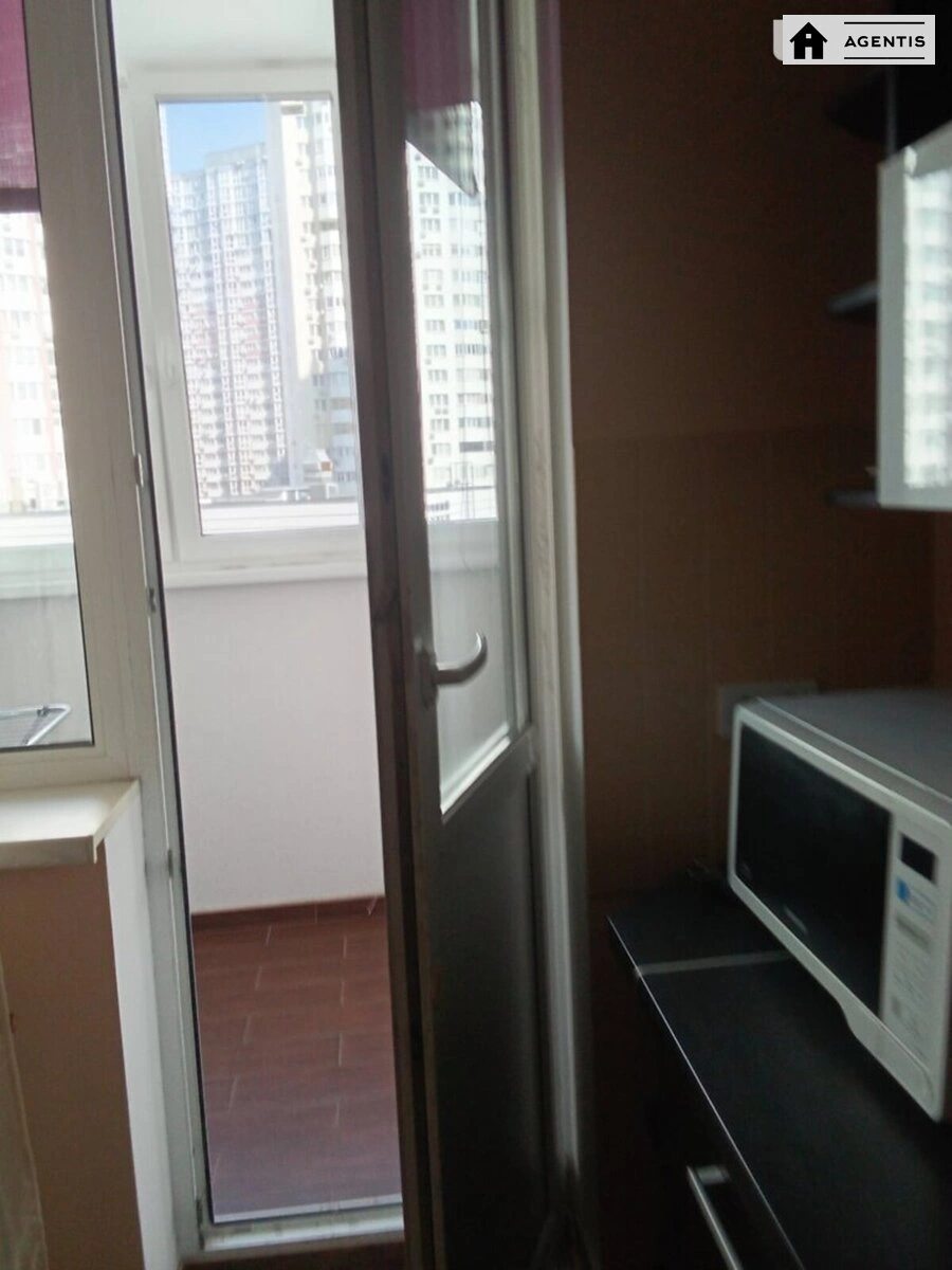 Apartment for rent 1 room, 47 m², 5th fl./25 floors. 5, Oleny Pchilky vul., Kyiv. 