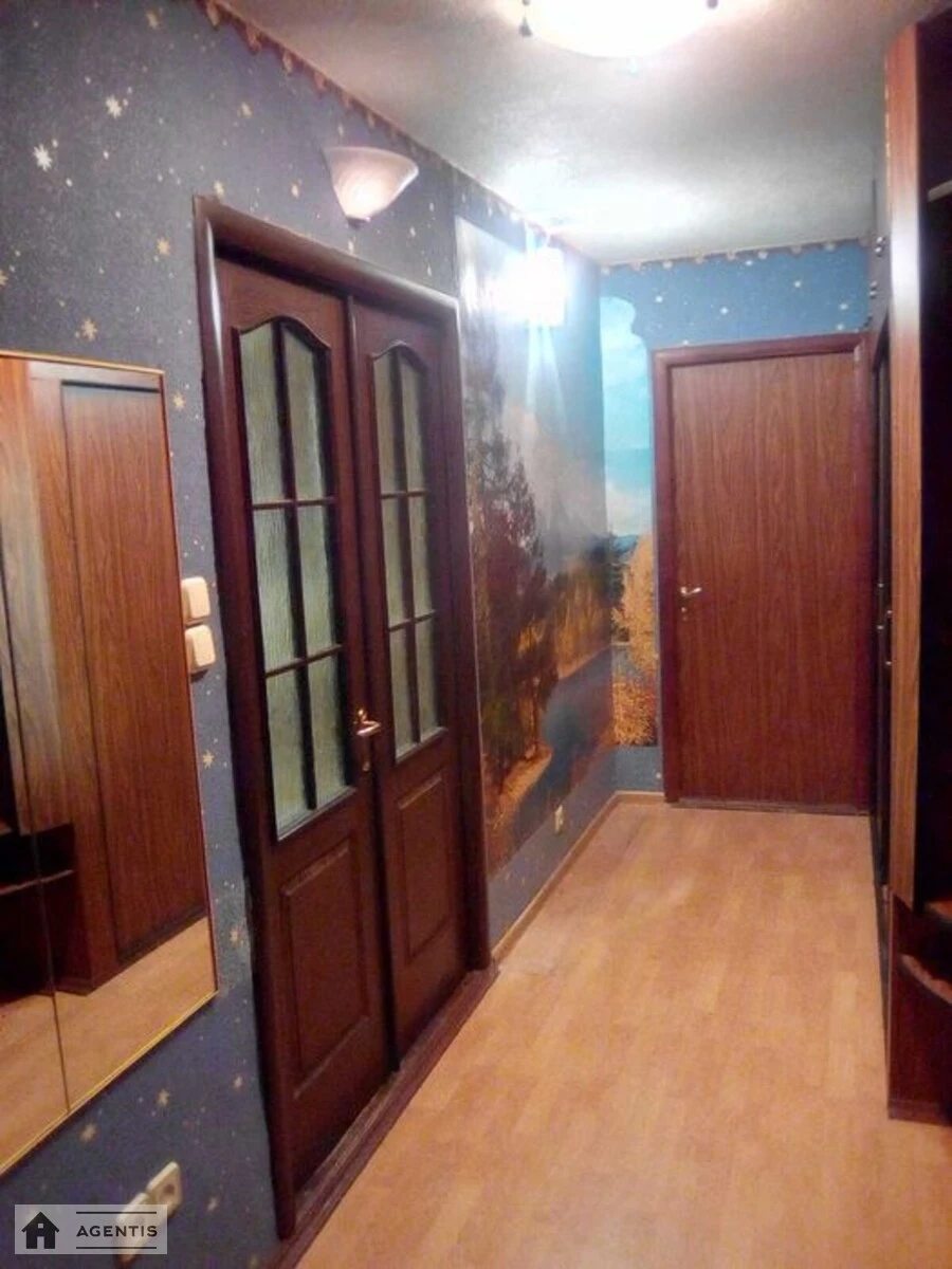 Apartment for rent 2 rooms, 60 m², 9th fl./12 floors. Klavdiyivska, Kyiv. 