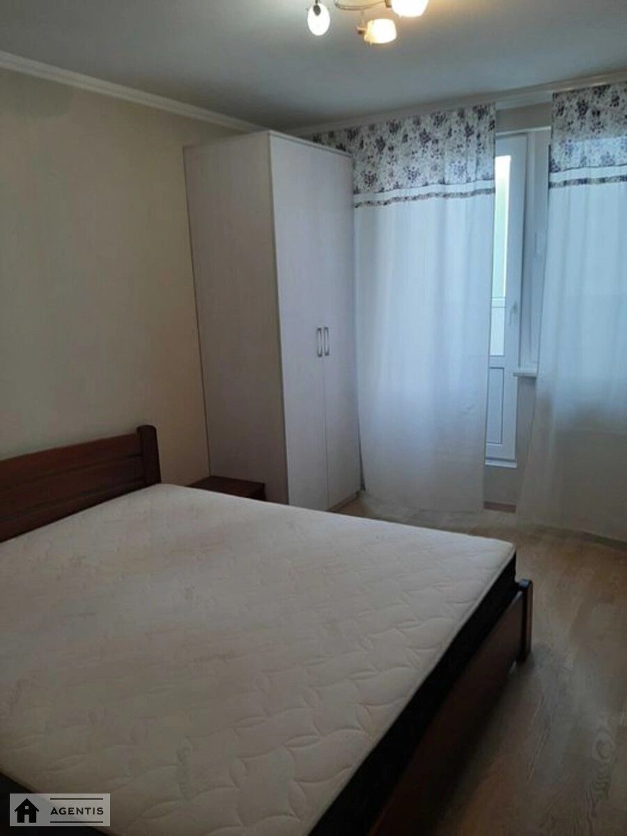 Здам квартиру 2 кімнати, 52 m², 7 пов./17 поверхів. 40, Клавдіївська 40, Київ. 