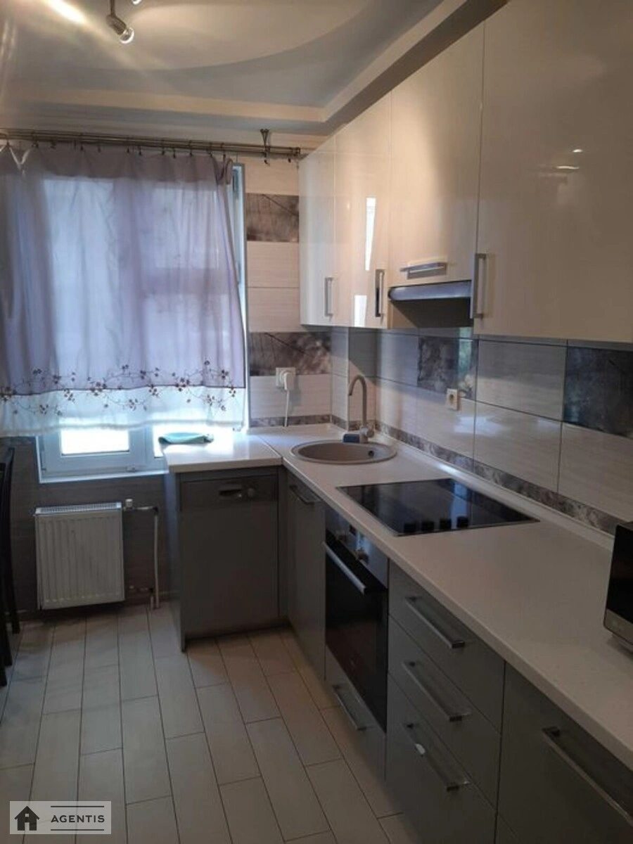 Здам квартиру 2 кімнати, 52 m², 7 пов./17 поверхів. 40, Клавдіївська 40, Київ. 