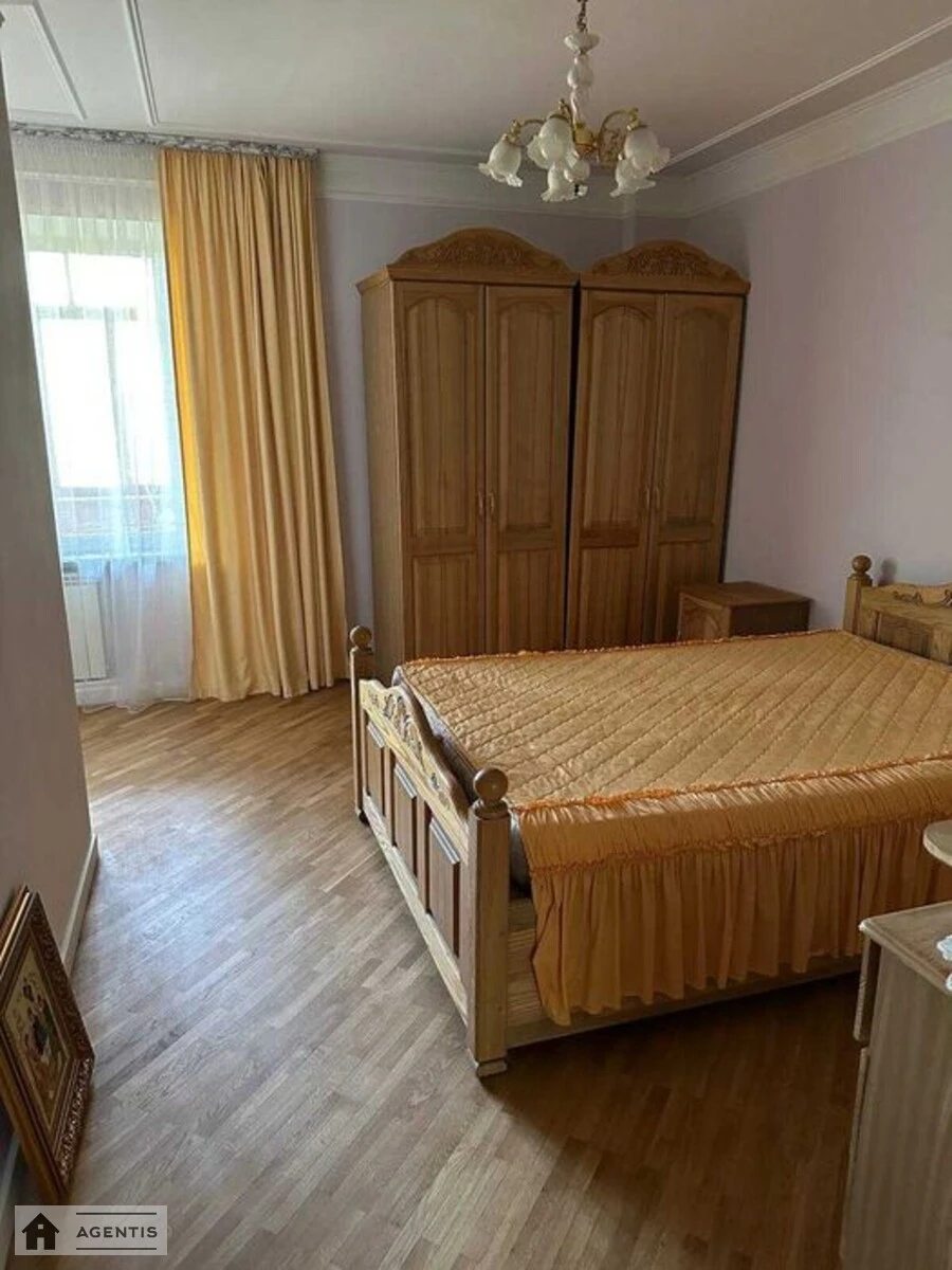 Apartment for rent 3 rooms, 107 m², 3rd fl./3 floors. Holosiyivskyy rayon, Kyiv. 