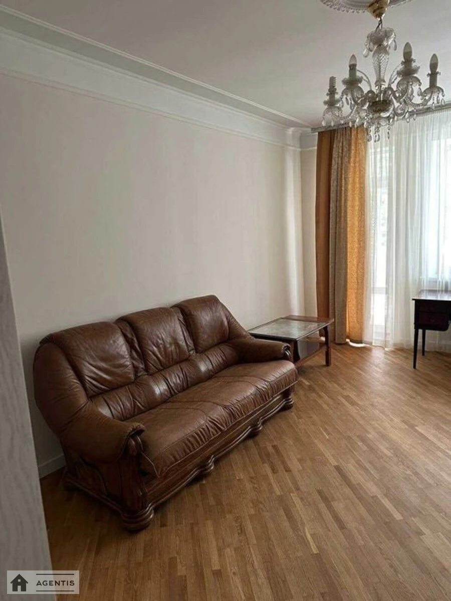 Apartment for rent 3 rooms, 107 m², 3rd fl./3 floors. Holosiyivskyy rayon, Kyiv. 