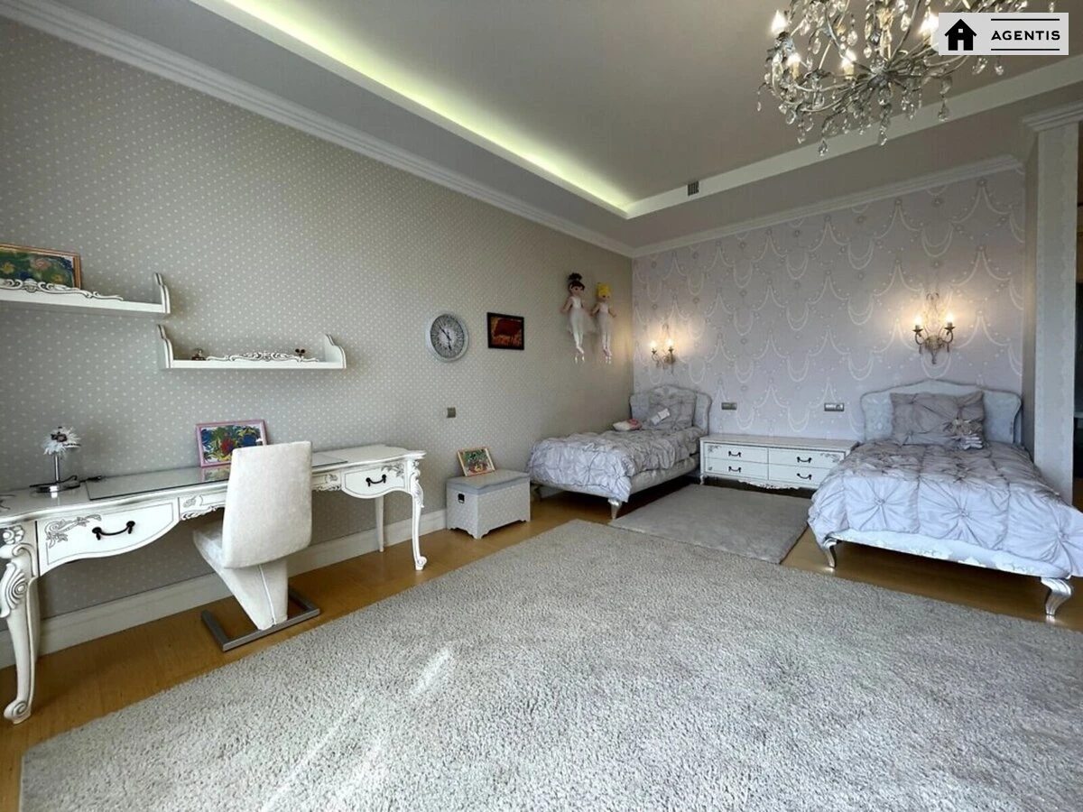 Apartment for rent 3 rooms, 256 m², 2nd fl./5 floors. 13, Dmytra Hodzenka vul. Hlazunova, Kyiv. 