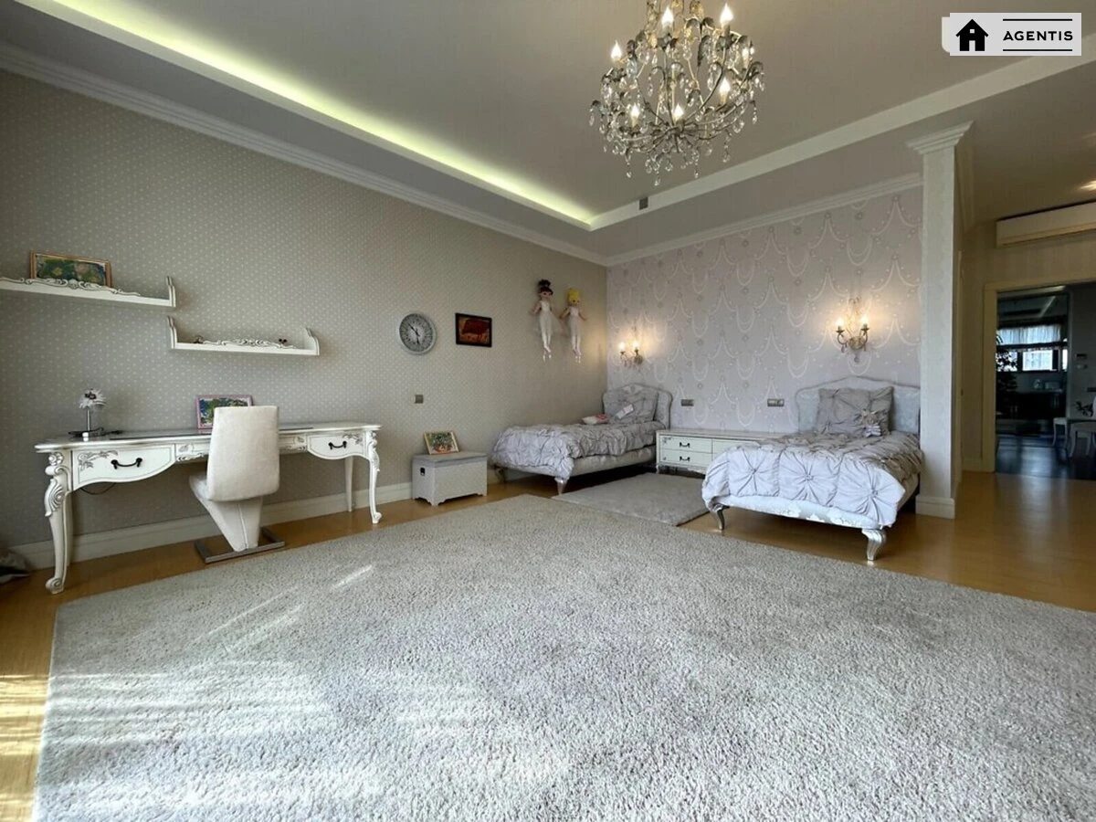 Apartment for rent 3 rooms, 256 m², 2nd fl./5 floors. 13, Dmytra Hodzenka vul. Hlazunova, Kyiv. 