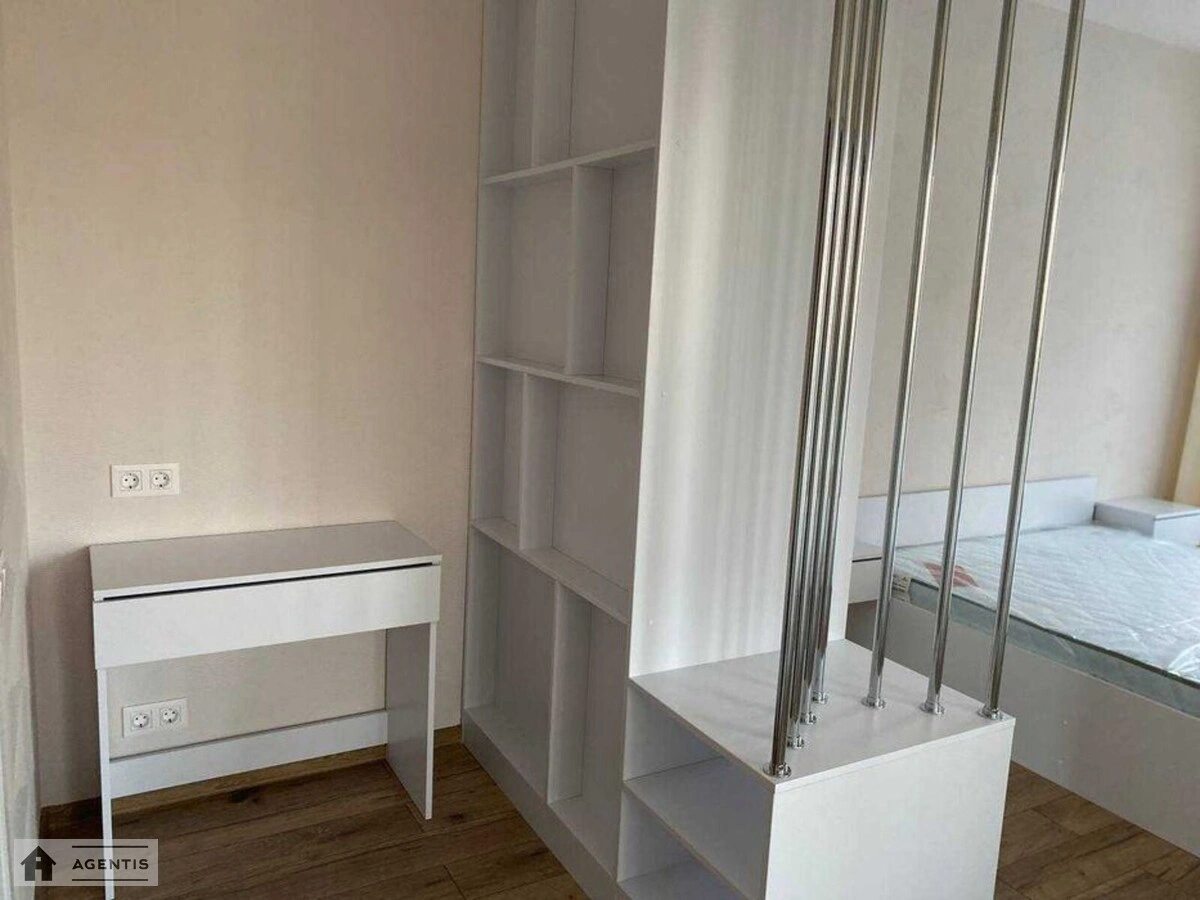 Apartment for rent 1 room, 69 m², 8th fl./25 floors. Antonovycha vul. Horkoho, Kyiv. 