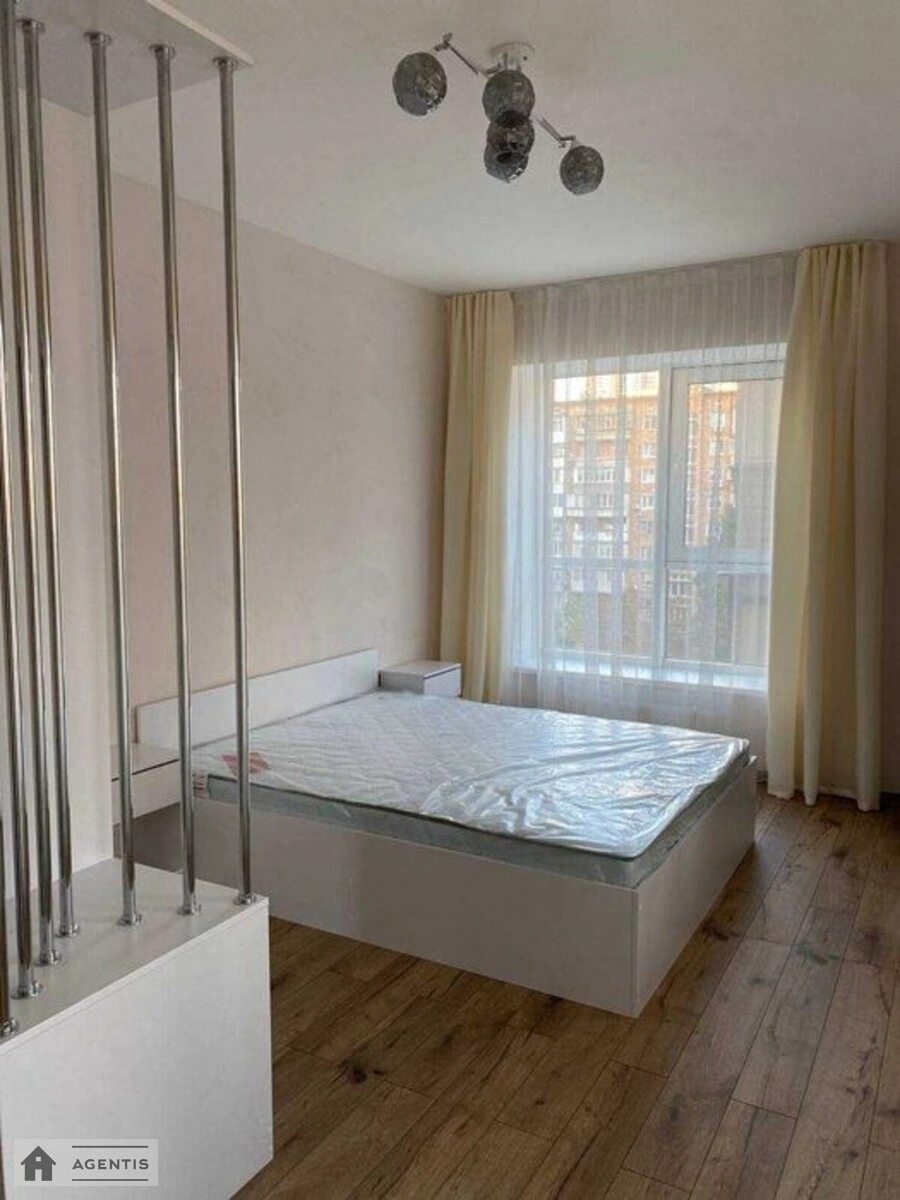 Apartment for rent 1 room, 69 m², 8th fl./25 floors. Antonovycha vul. Horkoho, Kyiv. 