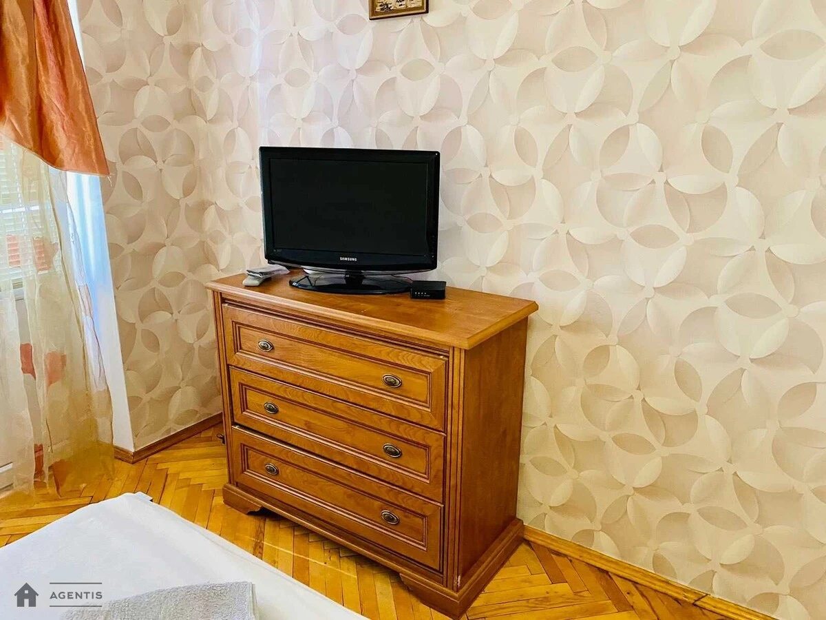 Apartment for rent 1 room, 31 m², 3rd fl./5 floors. Dniprovskyy rayon, Kyiv. 