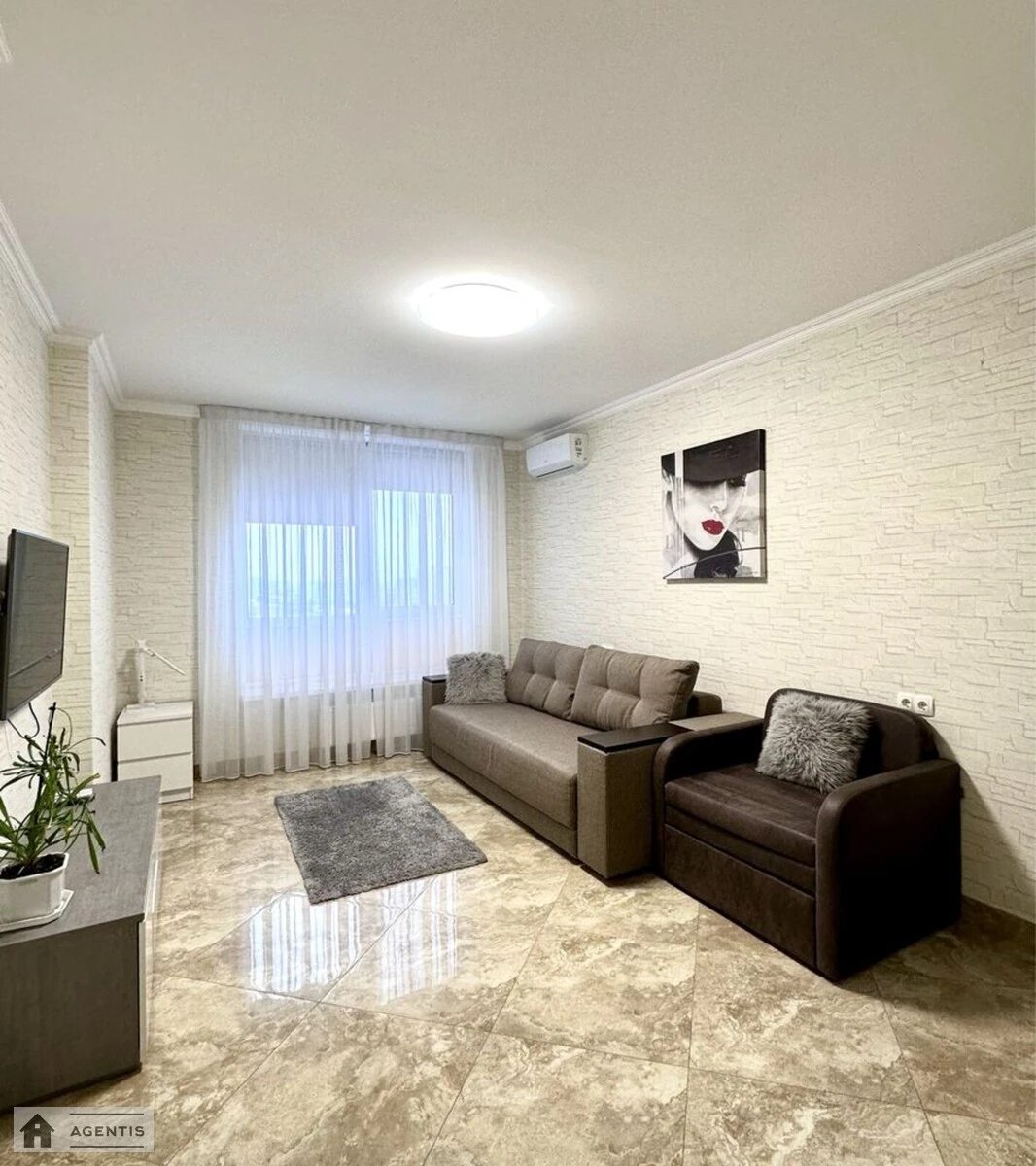 Сдам квартиру 1 комната, 50 m², 12 эт./25 этажей. 20, Соломянська вул., Киев. 