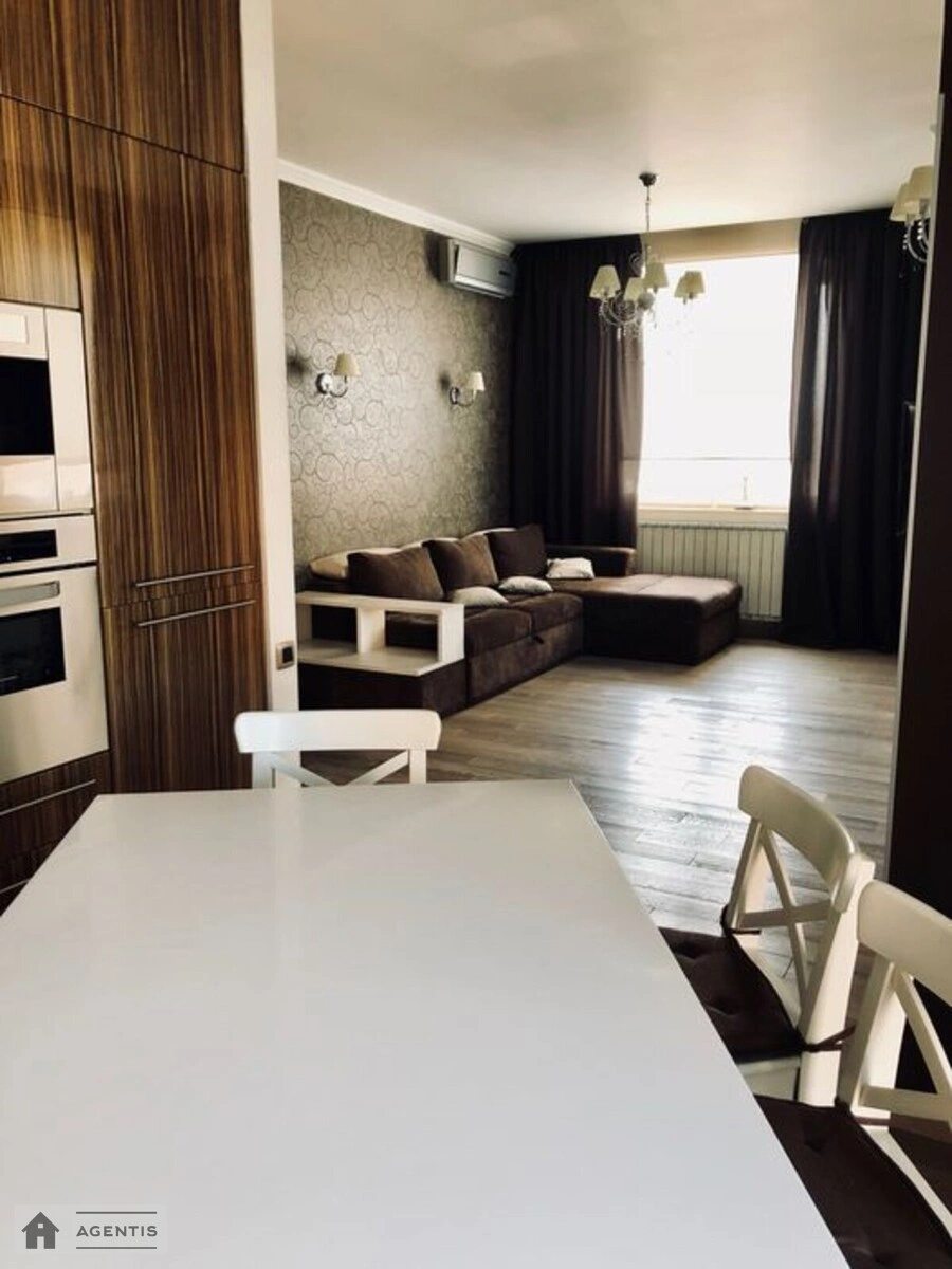 Apartment for rent 3 rooms, 105 m², 5th fl./24 floors. Obolonska Naberezhna, Kyiv. 