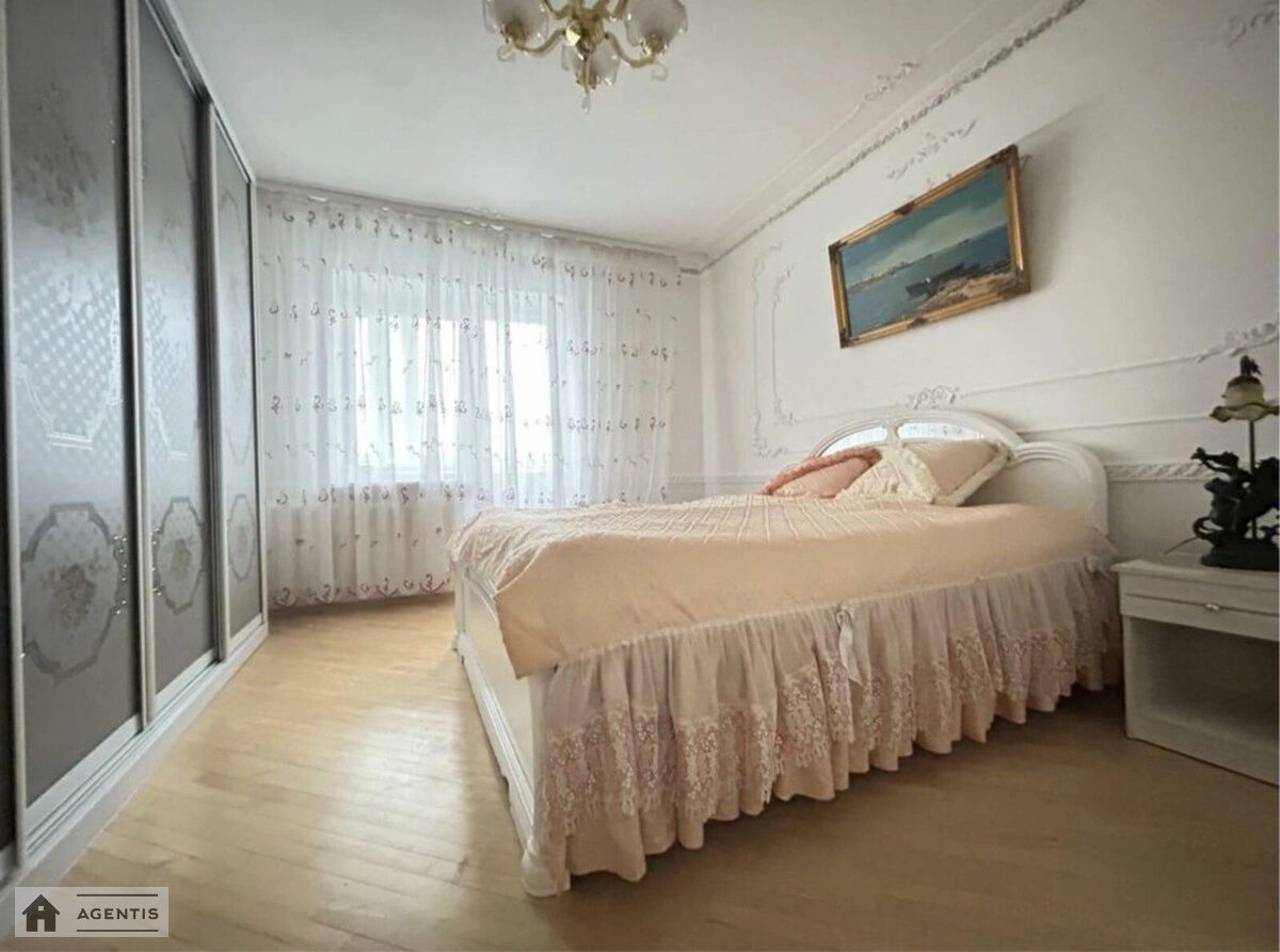 Apartment for rent 3 rooms, 115 m², 9th fl./12 floors. 10, Vidpochynku 10, Kyiv. 