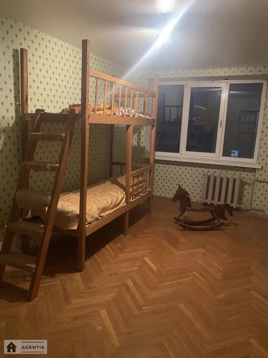 Apartment for rent 3 rooms, 80 m², 10th fl./12 floors. 9, Novatoriv 9, Kyiv. 