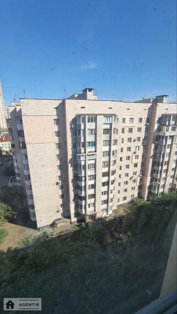 Apartment for rent 2 rooms, 77 m², 9th fl./10 floors. Klavdiyivska, Kyiv. 