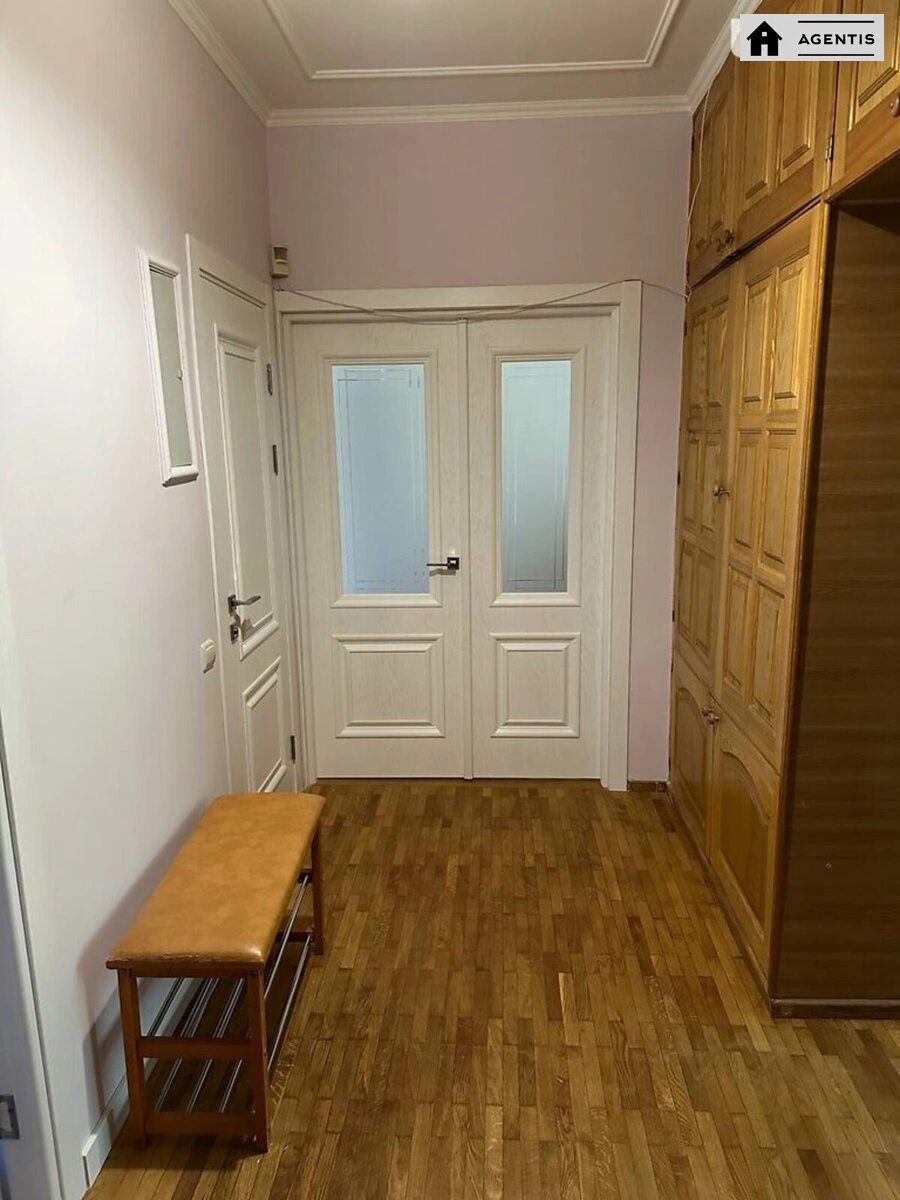 Apartment for rent 3 rooms, 107 m², 3rd fl./4 floors. 1, Silskogospodarskiy 1, Kyiv. 