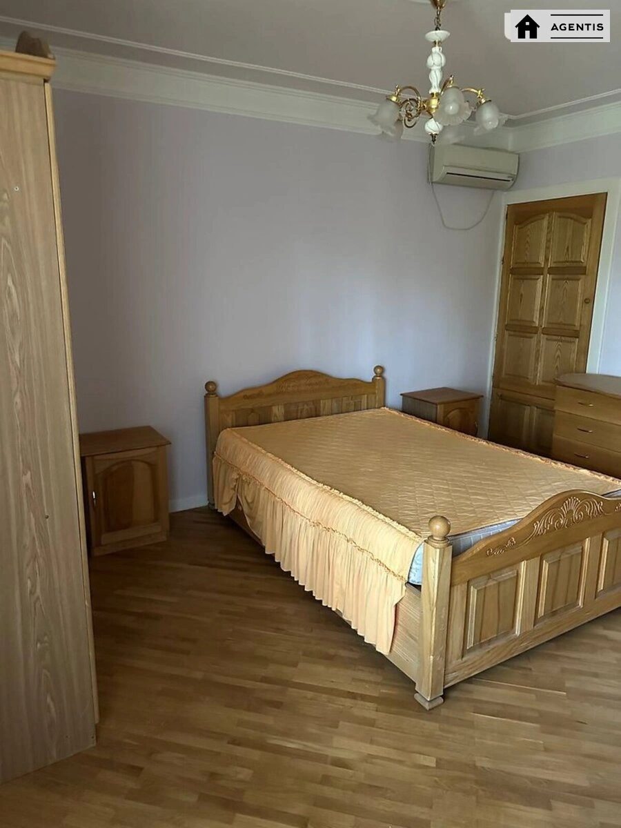 Apartment for rent 3 rooms, 107 m², 3rd fl./4 floors. 1, Silskogospodarskiy 1, Kyiv. 