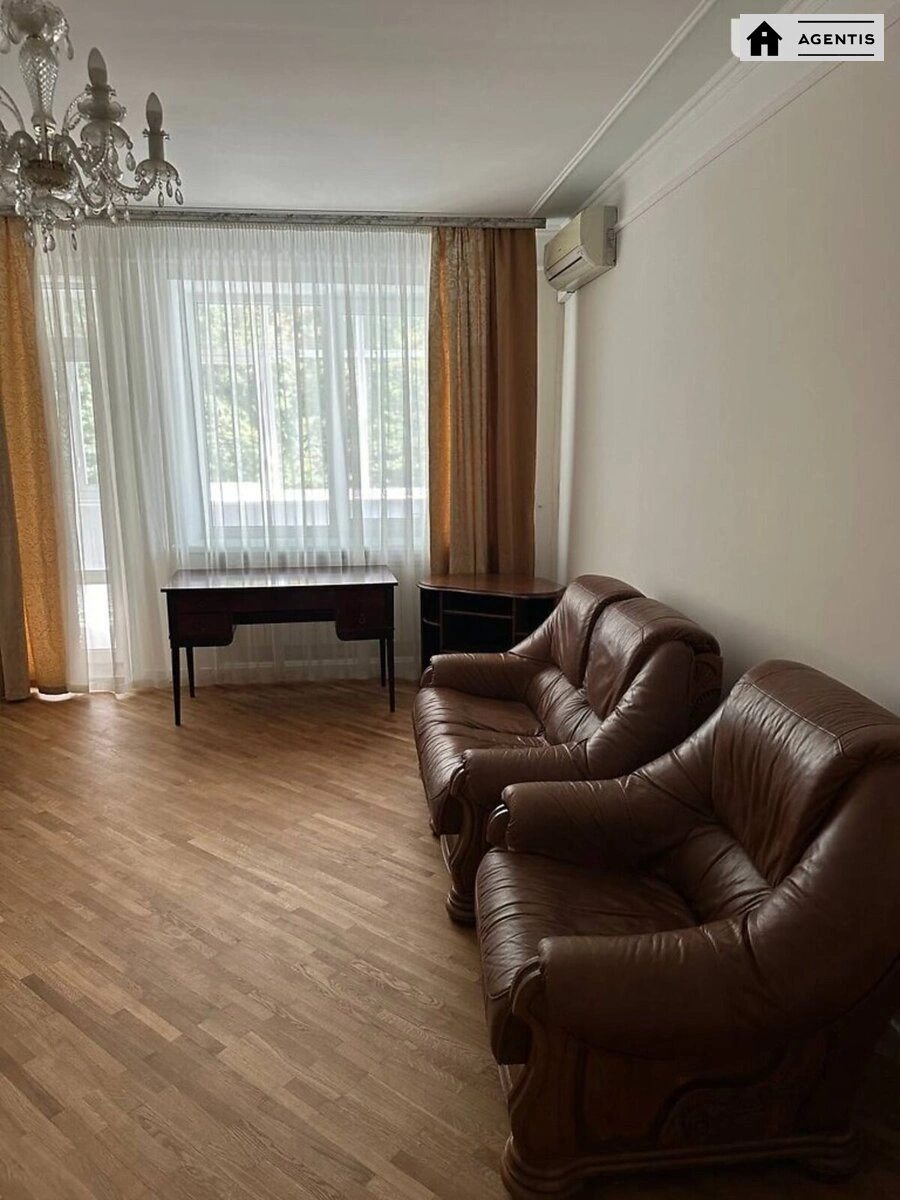 Apartment for rent 3 rooms, 107 m², 3rd fl./4 floors. 1, Silskogospodarskiy 1, Kyiv. 