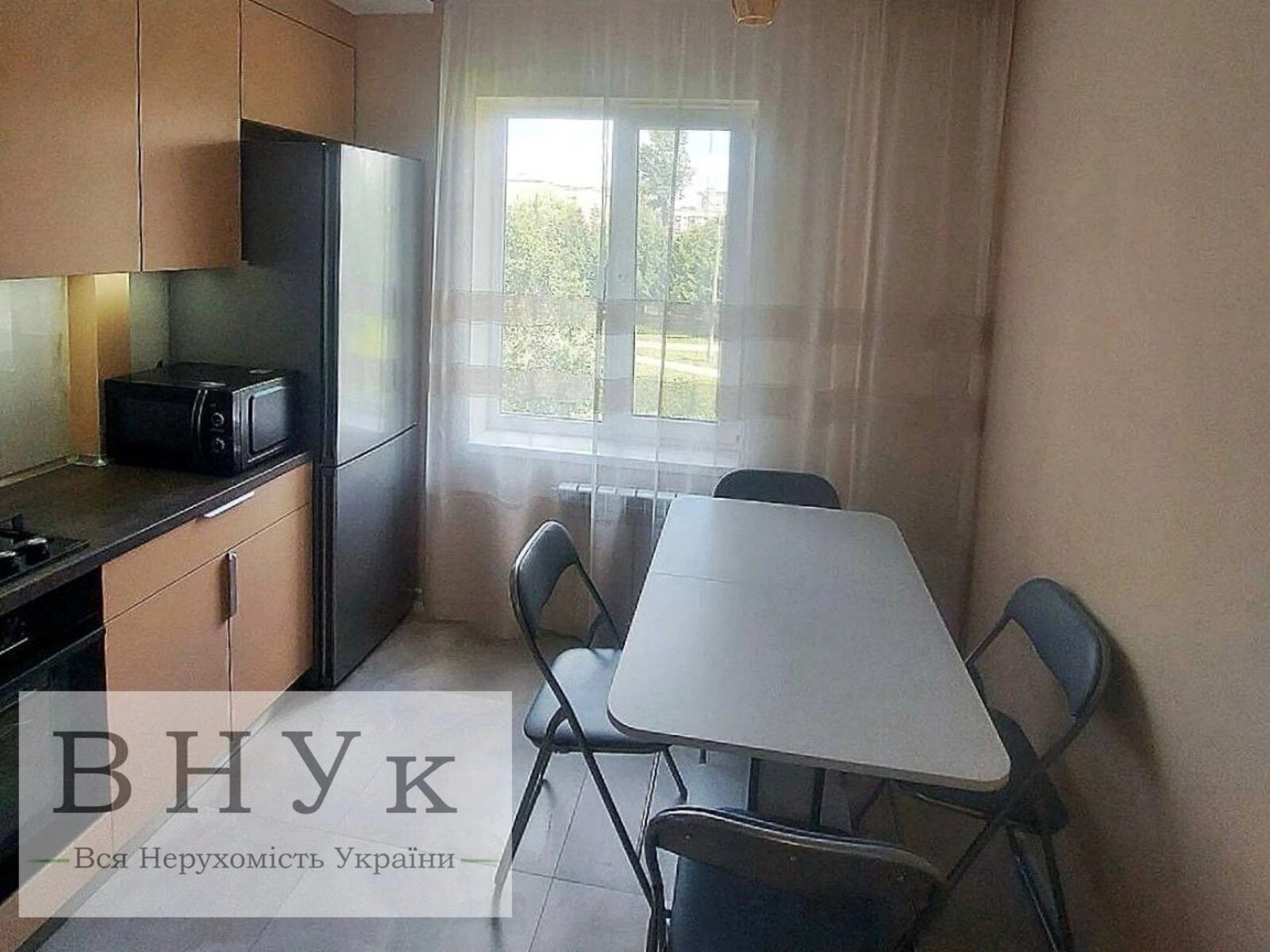 Apartments for sale 2 rooms, 518 m², 2nd fl./9 floors. 15-ho Kvitnya , Ternopil. 