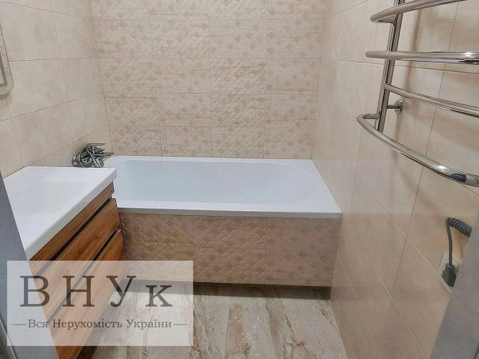 Apartments for sale 2 rooms, 518 m², 2nd fl./9 floors. 15-ho Kvitnya , Ternopil. 