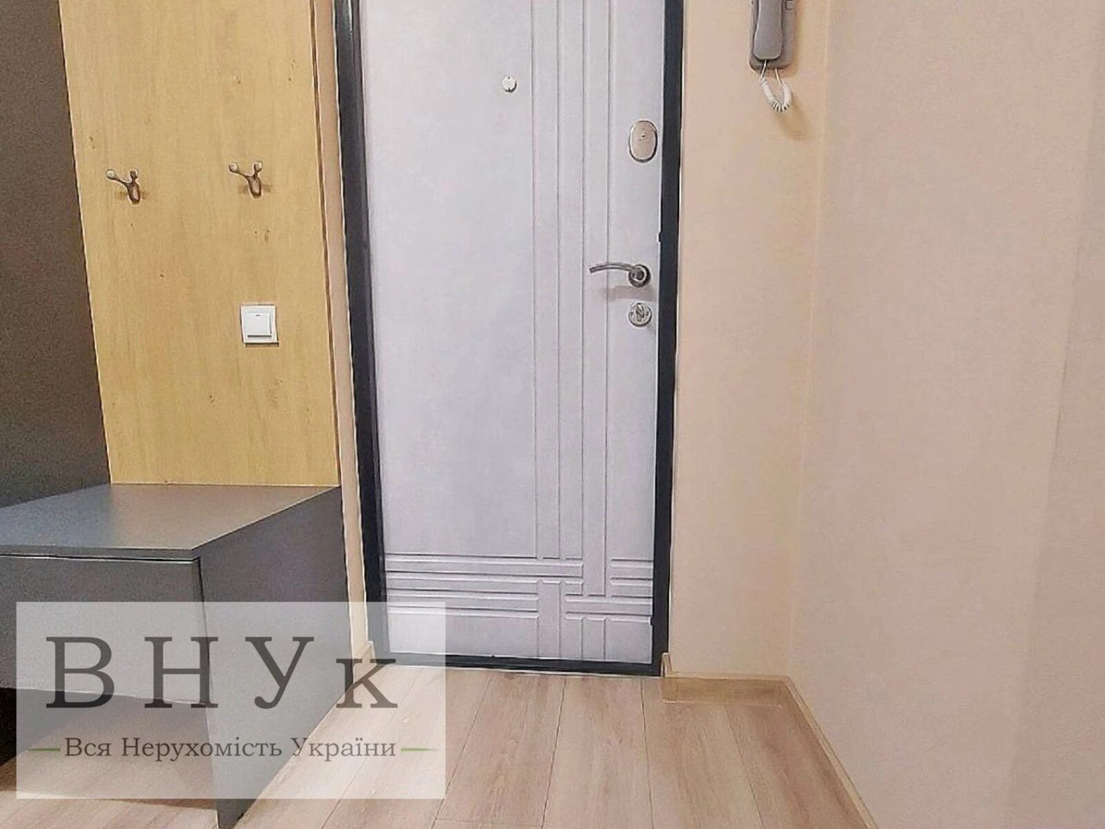 Apartments for sale 2 rooms, 518 m², 2nd fl./9 floors. 15-ho Kvitnya , Ternopil. 