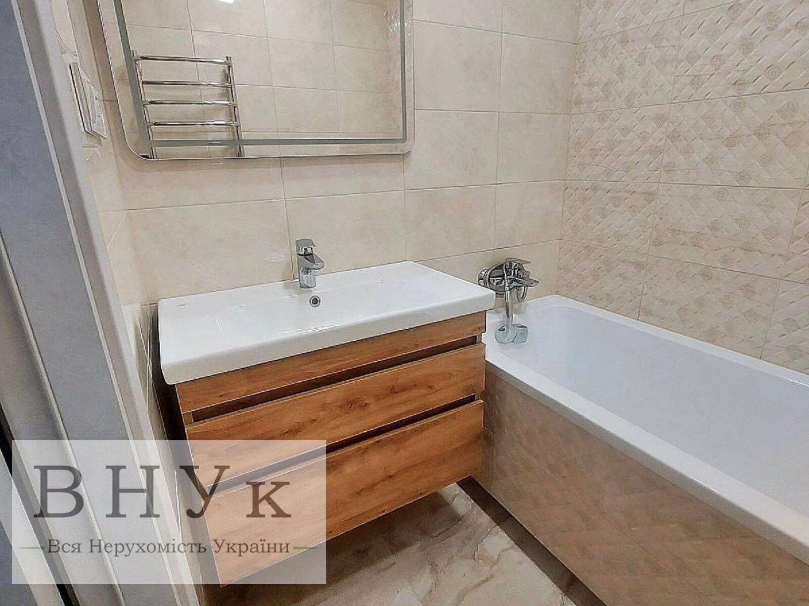 Apartments for sale 2 rooms, 518 m², 2nd fl./9 floors. 15-ho Kvitnya , Ternopil. 