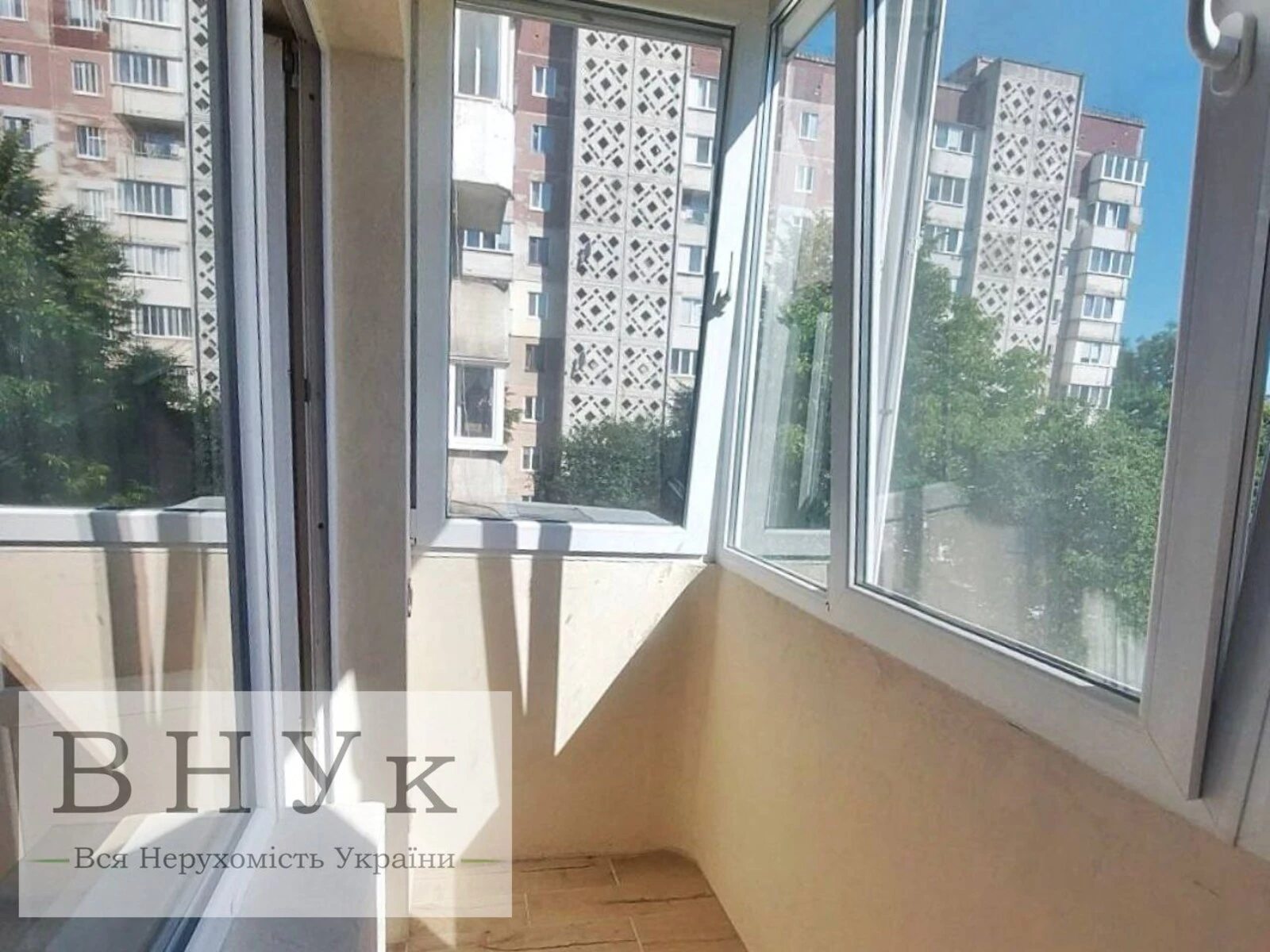 Apartments for sale 2 rooms, 518 m², 2nd fl./9 floors. 15-ho Kvitnya , Ternopil. 