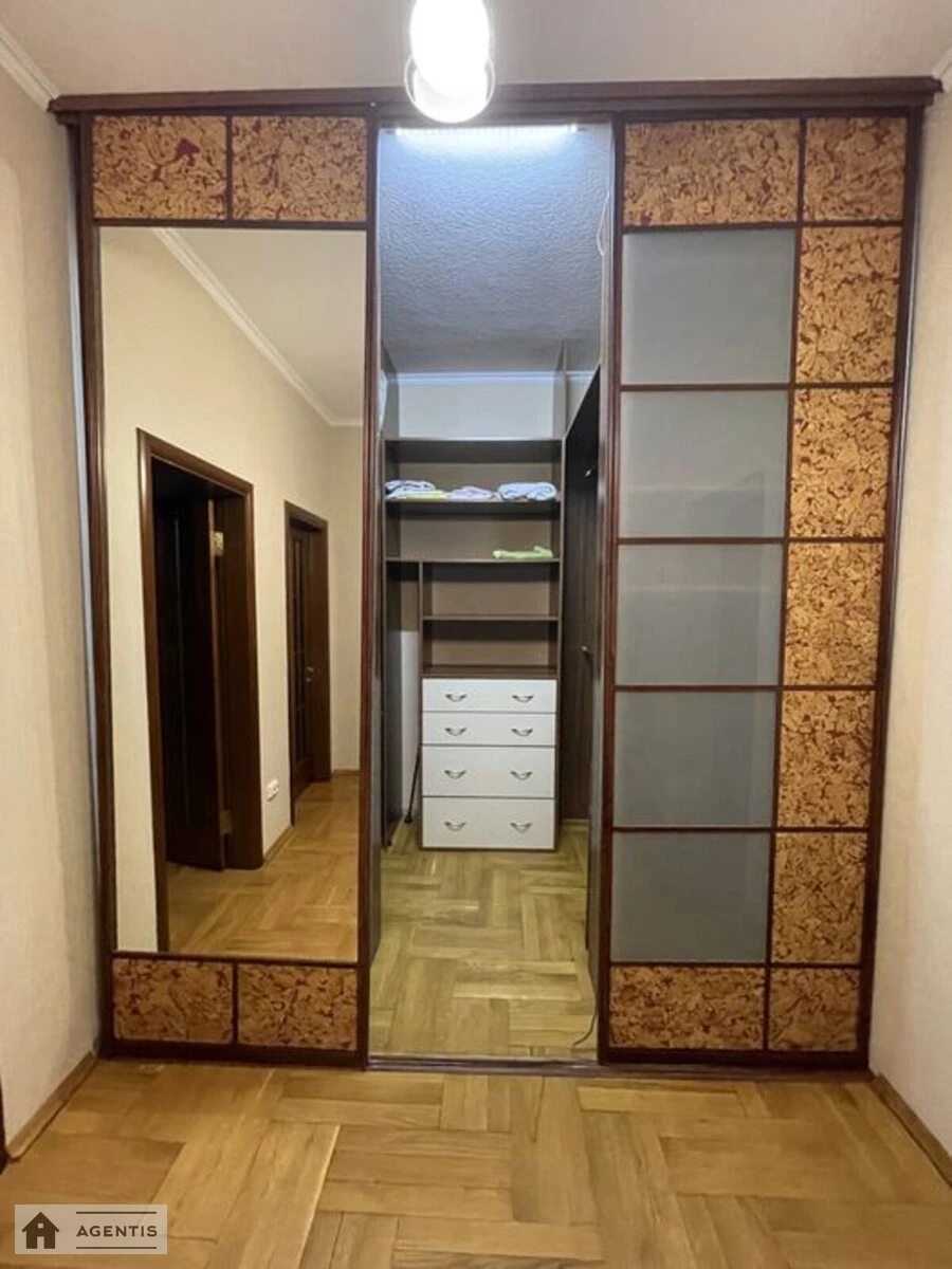 Здам квартиру 1 кімната, 55 m², 7 пов./9 поверхів. 44, Шота Руставелі вул., Київ. 