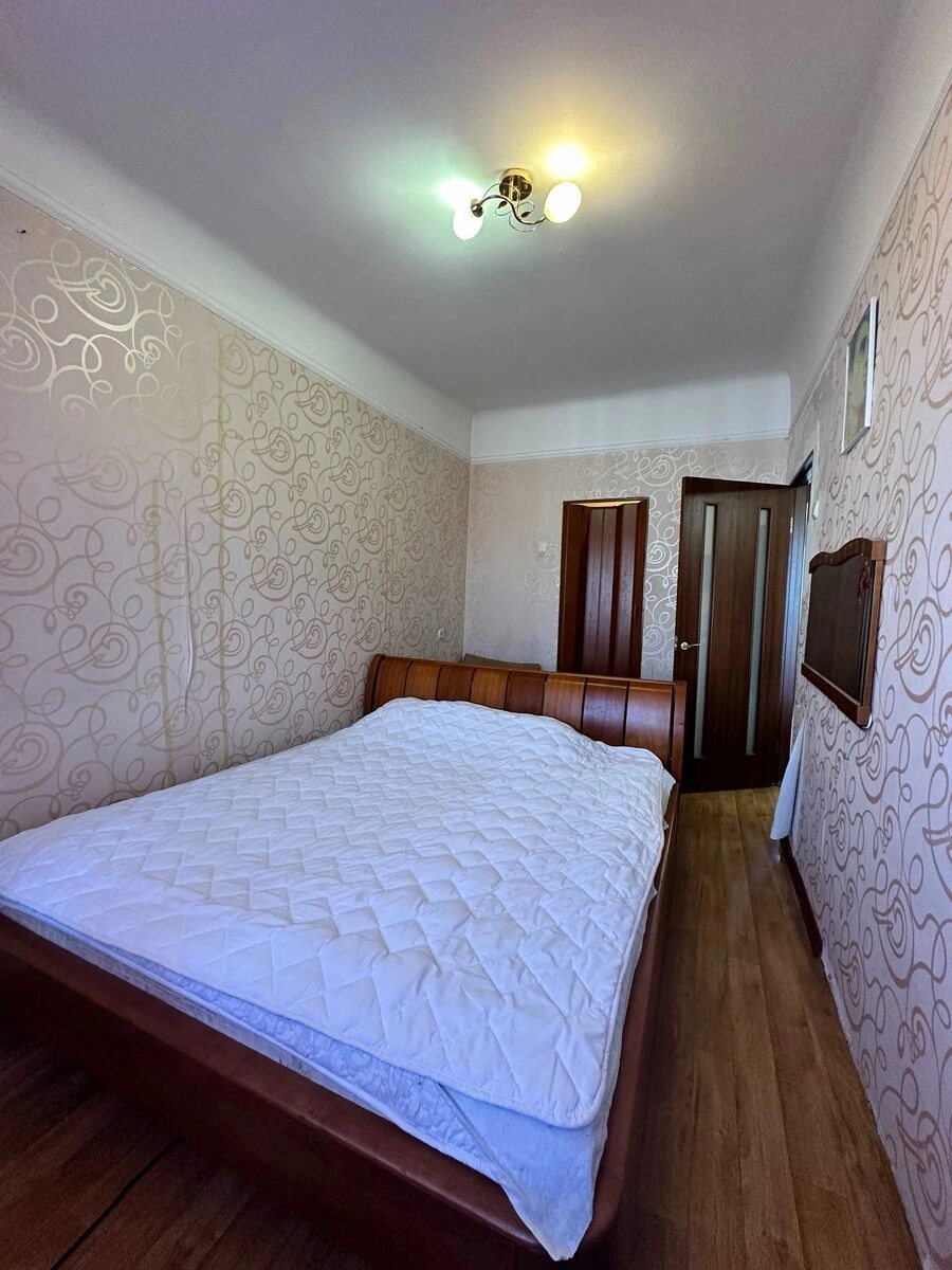 Здам квартиру 1 кімната, 45 m², 5 пов./5 поверхів. 14, Ялтинська 14, Київ. 