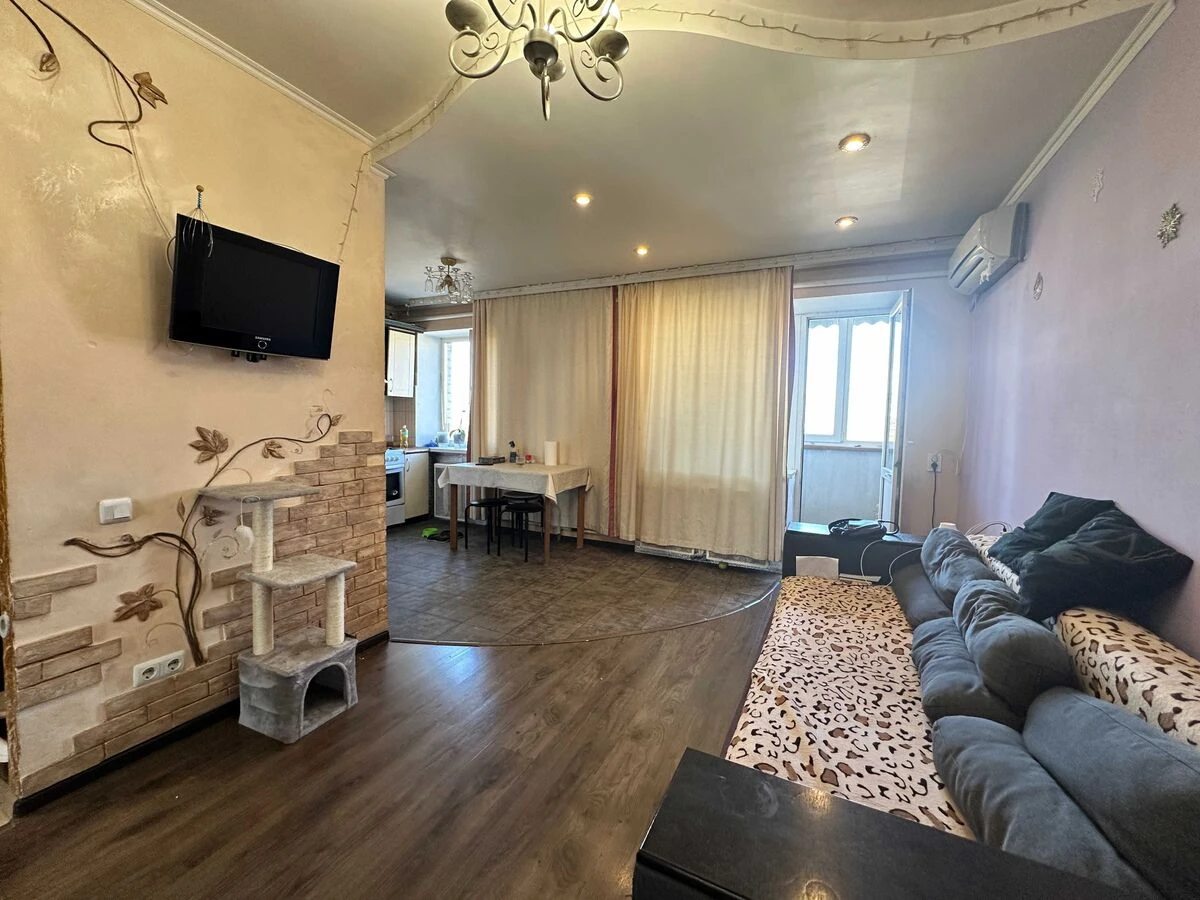 Apartment for rent 1 room, 45 m², 5th fl./5 floors. 14, Yaltynska 14, Kyiv. 