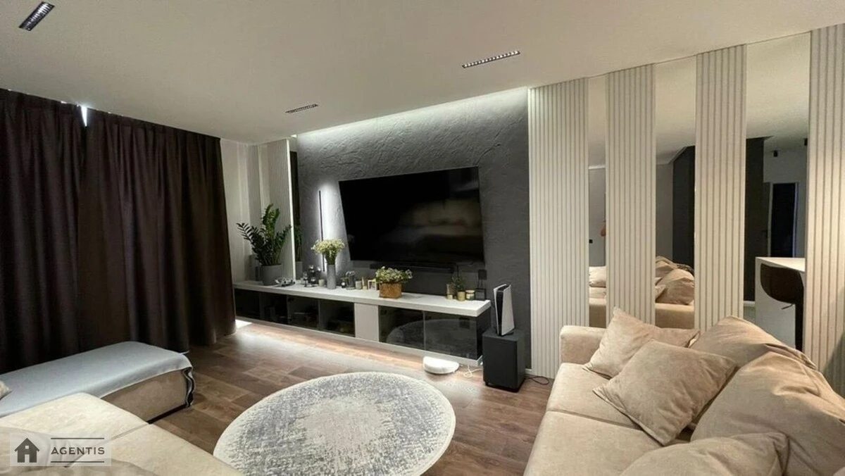 Сдам квартиру 2 комнаты, 84 m², 11 эт./25 этажей. Заречная, Киев. 