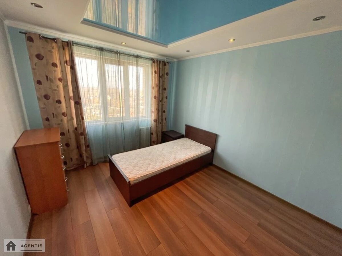 Apartment for rent 3 rooms, 70 m², 12th fl./16 floors. Kashtanova, Kyiv. 