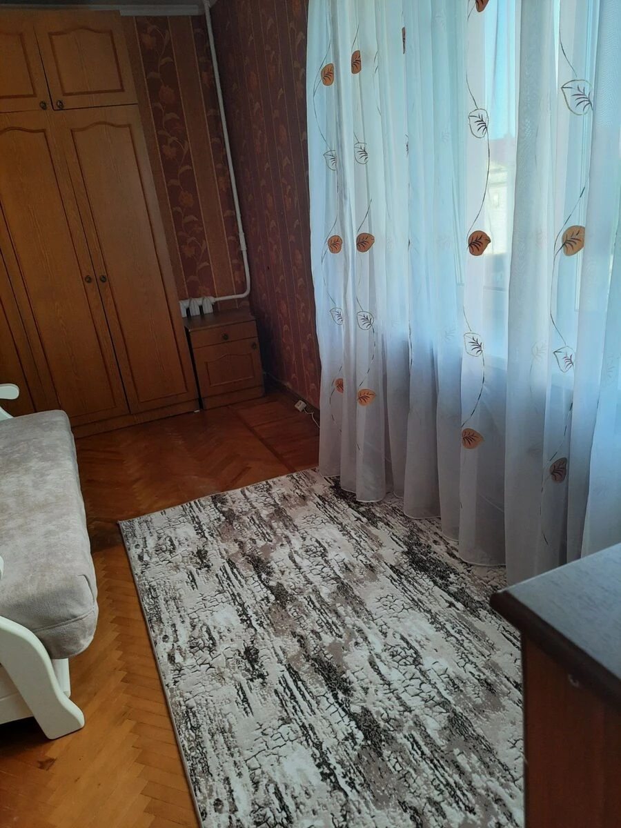 Apartment for rent 3 rooms, 50 m², 4th fl./5 floors. 66, Almatynska vul., Kyiv. 