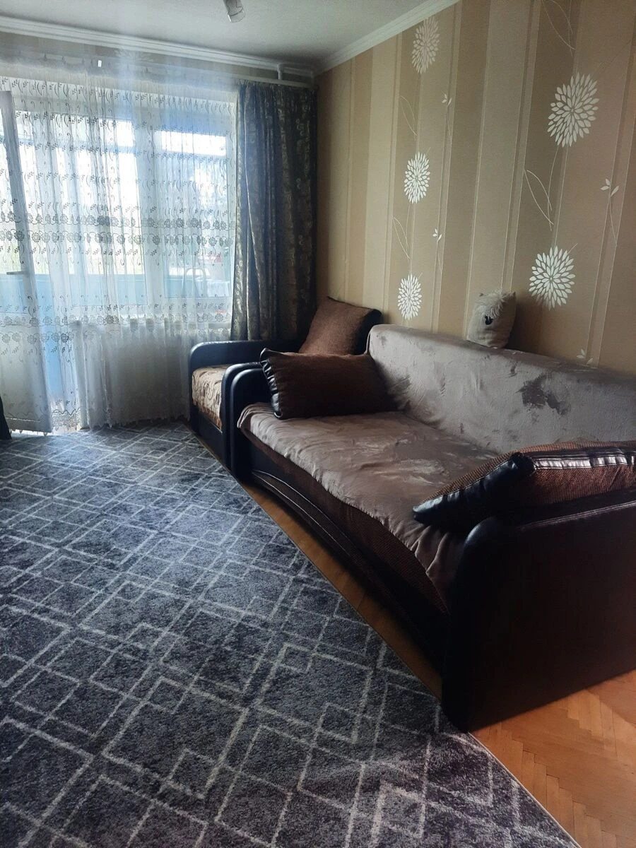 Apartment for rent 3 rooms, 50 m², 4th fl./5 floors. 66, Almatynska vul., Kyiv. 