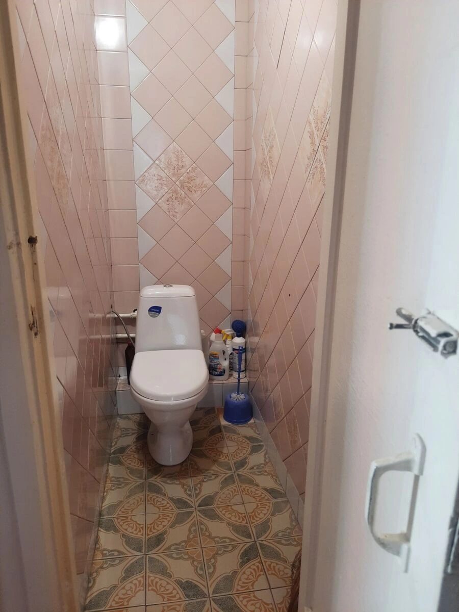 Сдам квартиру 3 комнаты, 50 m², 4 эт./5 этажей. 66, Алматинська вул., Киев. 